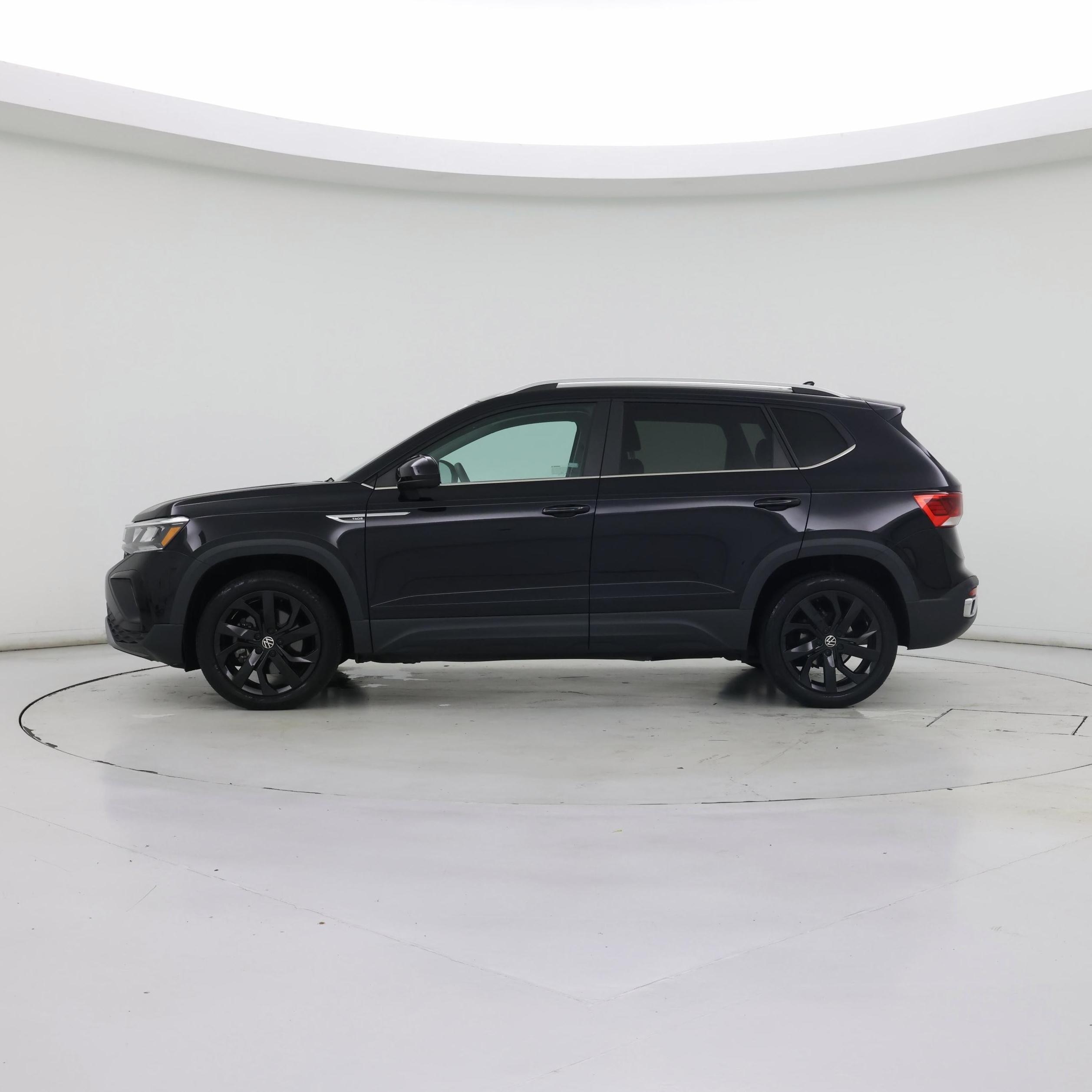 Thumbnail: 2022 Volkswagen Taos - 3