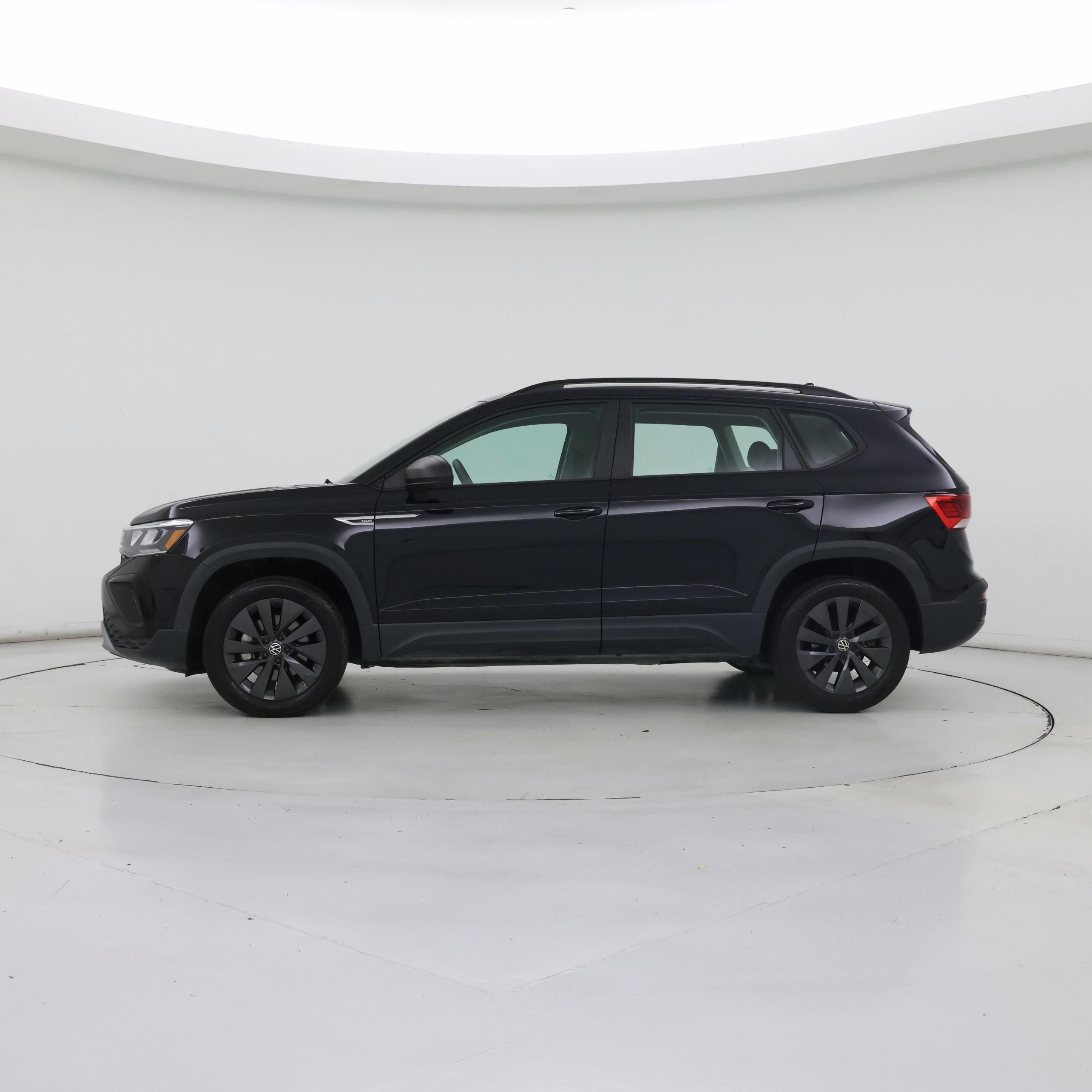 Thumbnail: 2023 Volkswagen Taos - 3