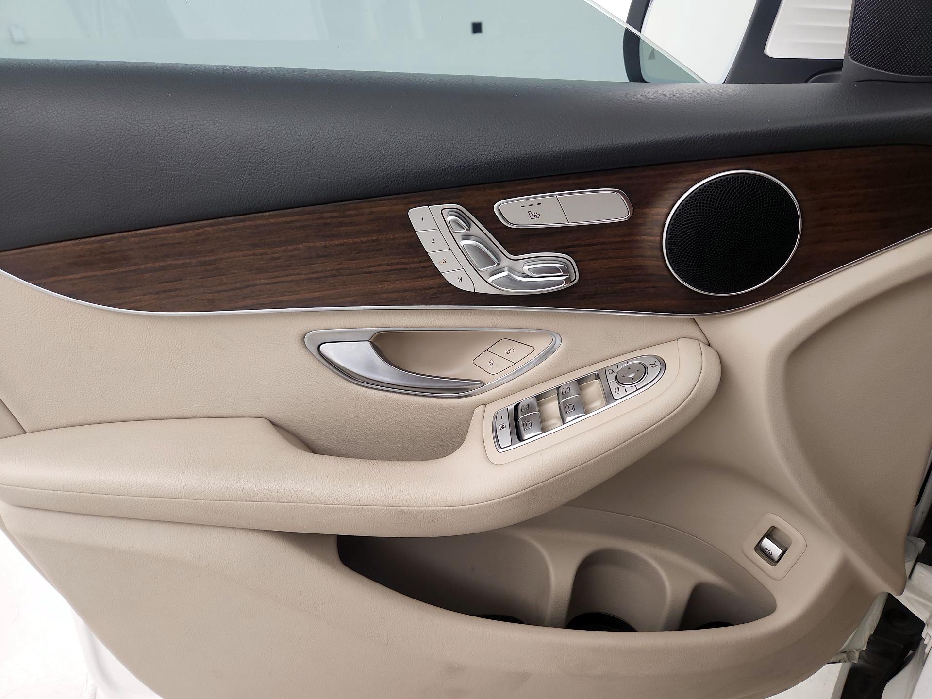 Thumbnail: 2022 Mercedes-Benz GLC - 12