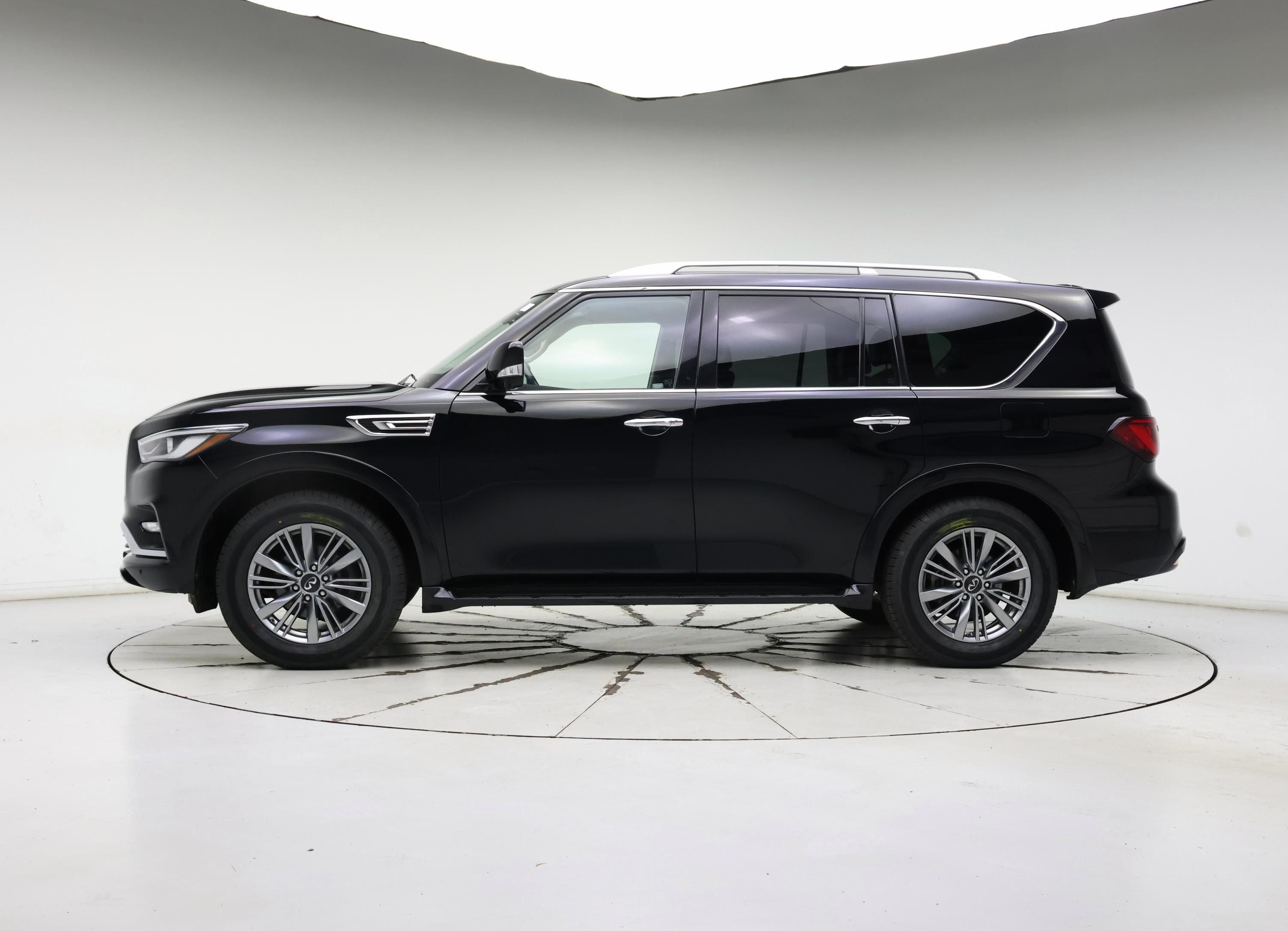Thumbnail: 2022 INFINITI QX80 - 3