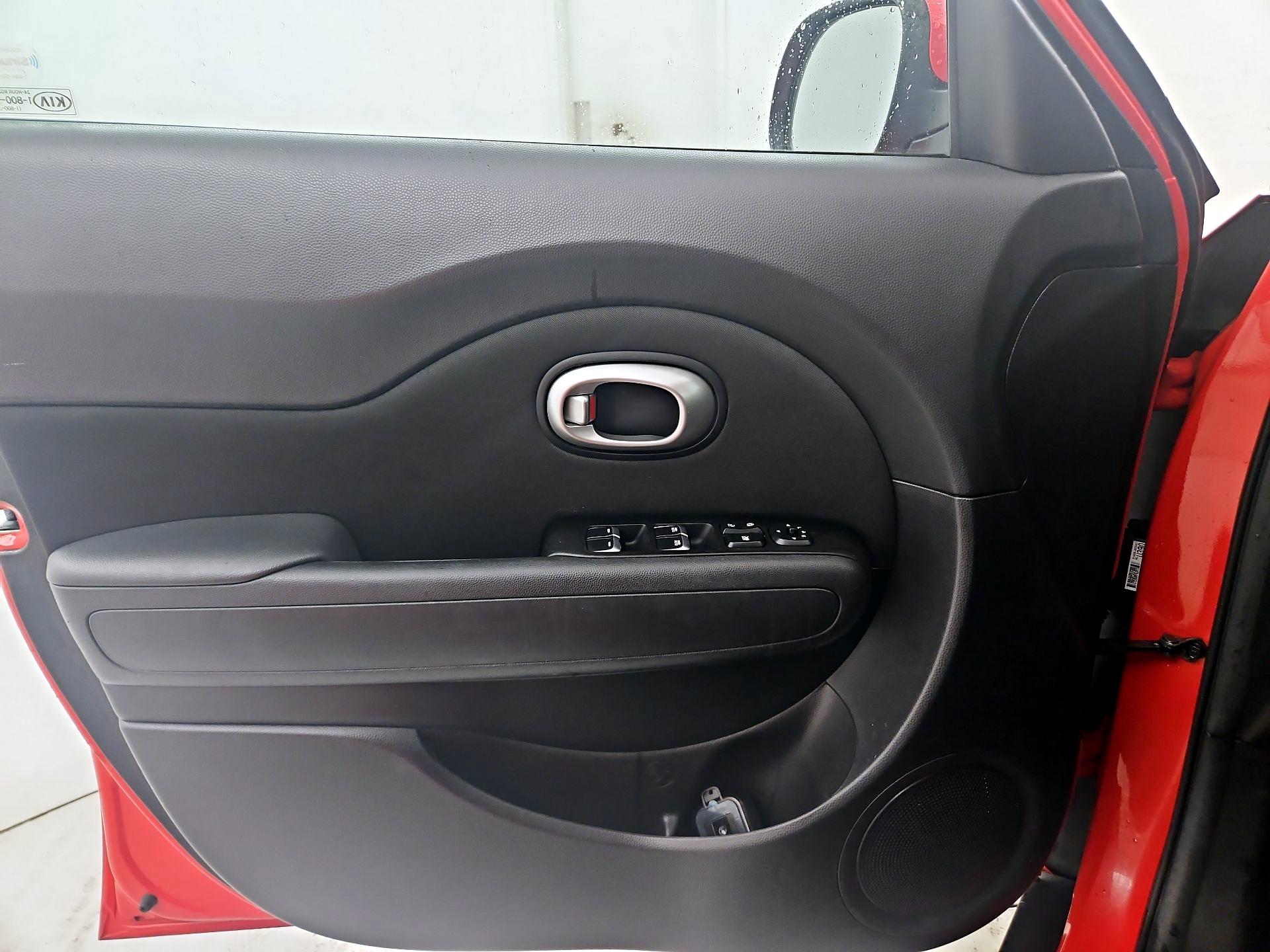 Thumbnail: 2017 Kia Soul - 12