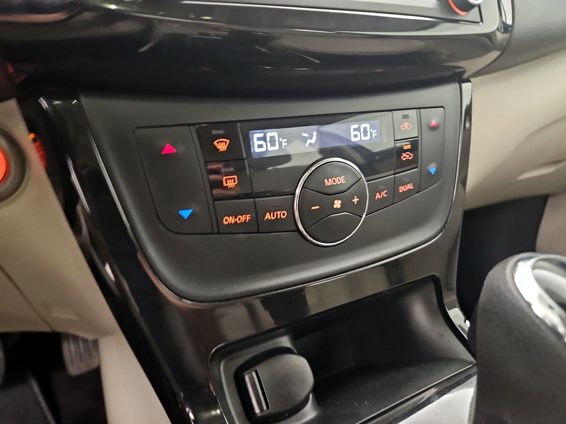Thumbnail: 2017 Nissan Sentra - 17