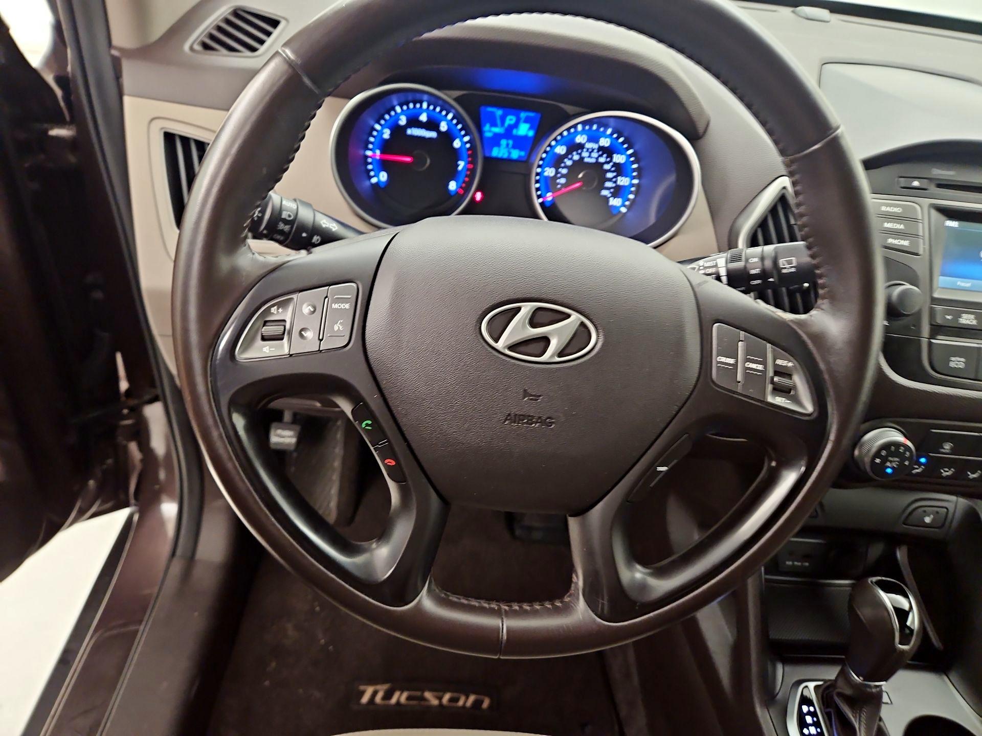 Thumbnail: 2015 Hyundai Tucson - 10