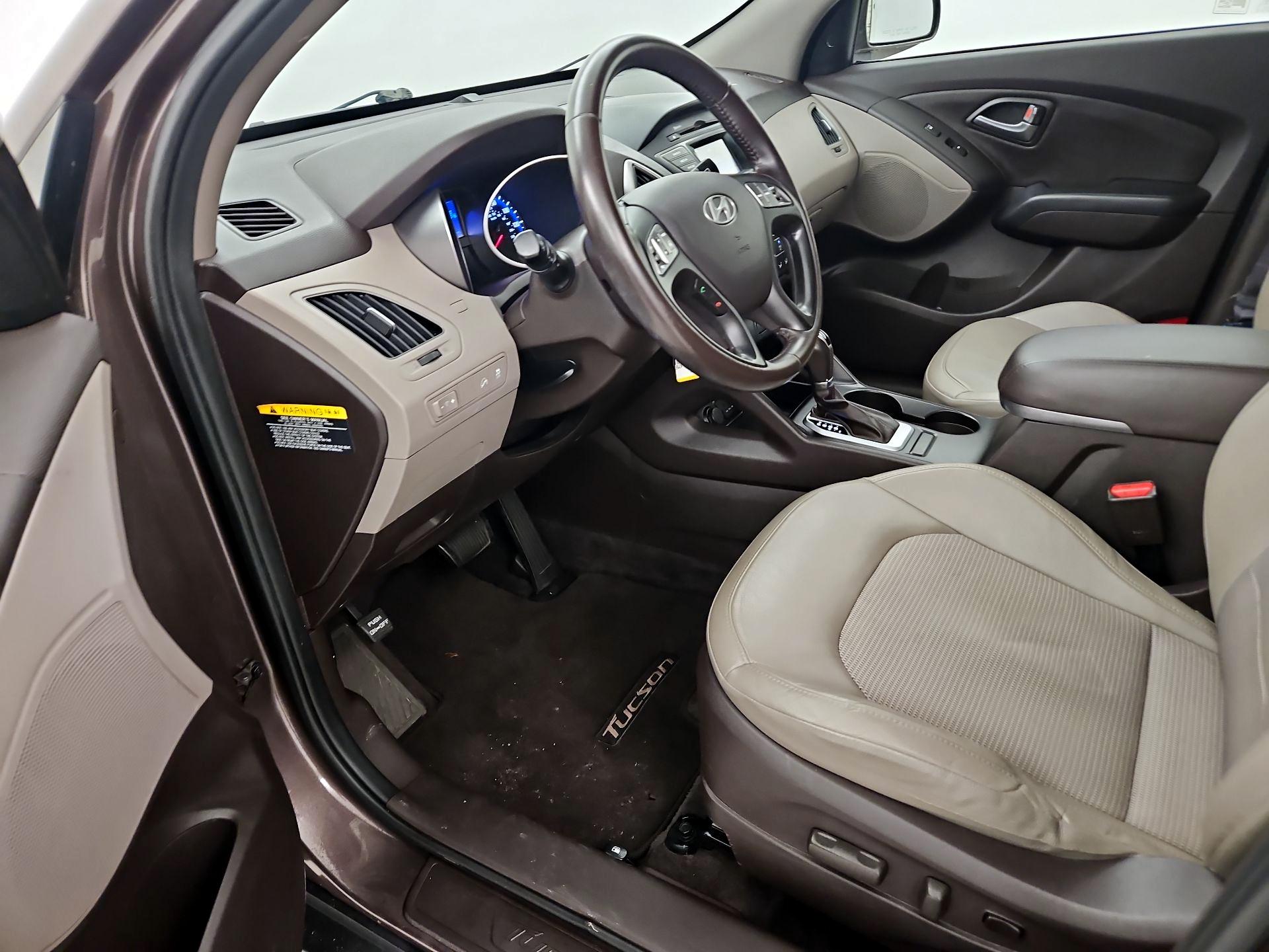 Thumbnail: 2015 Hyundai Tucson - 11