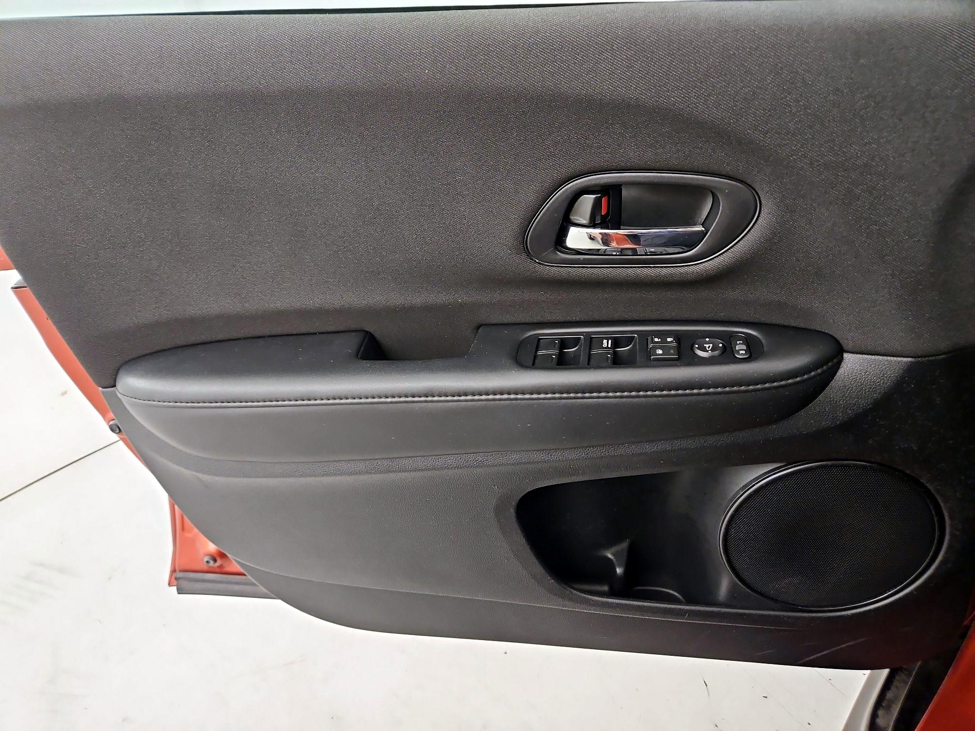 Thumbnail: 2019 Honda HR-V - 12