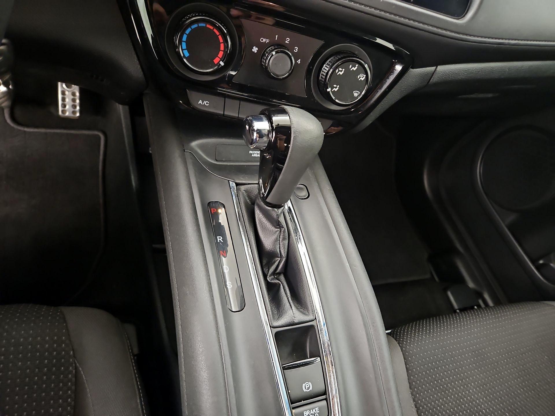 Thumbnail: 2019 Honda HR-V - 17