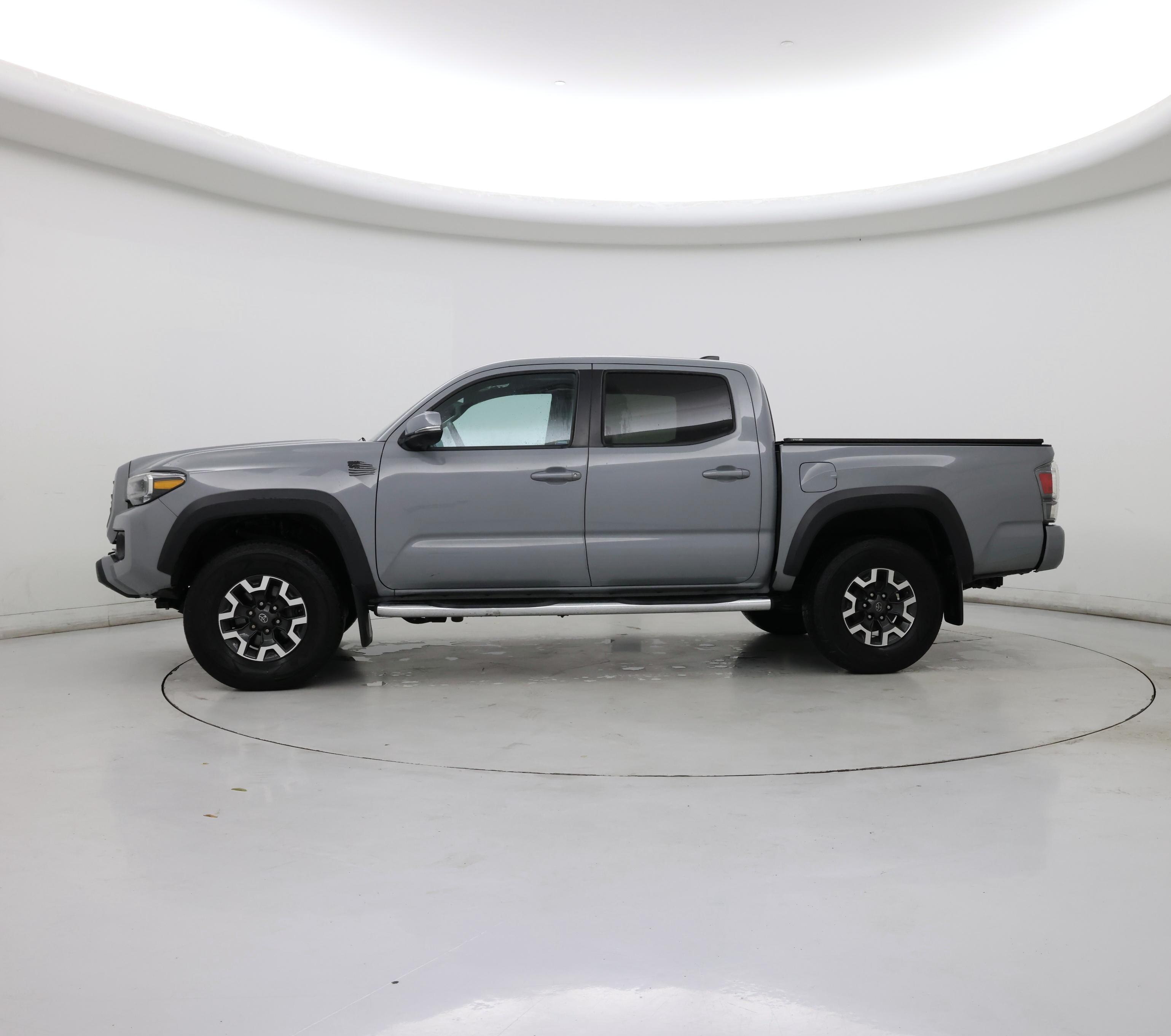 Thumbnail: 2020 Toyota Tacoma - 3