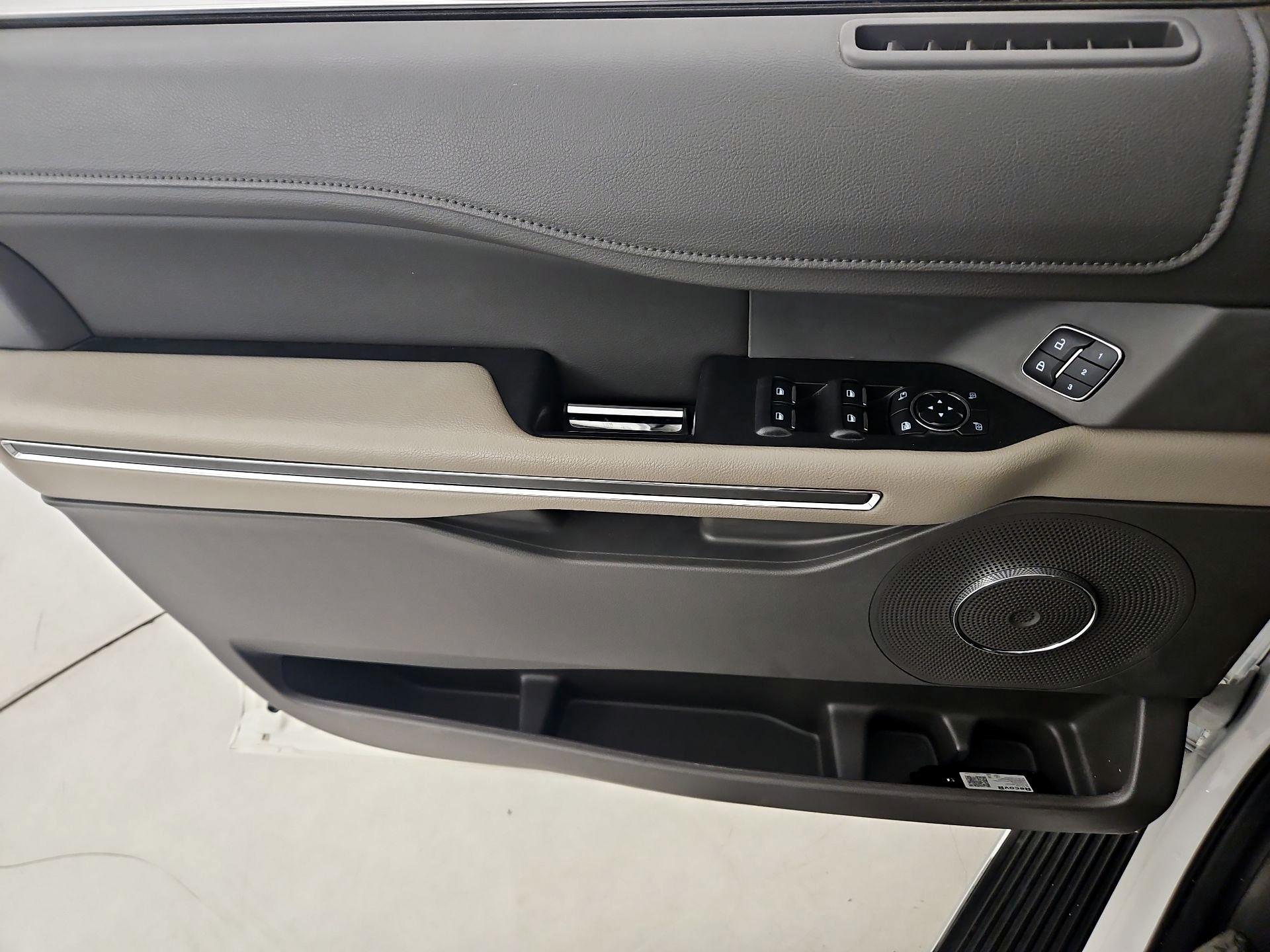 Thumbnail: 2020 Ford Expedition - 12