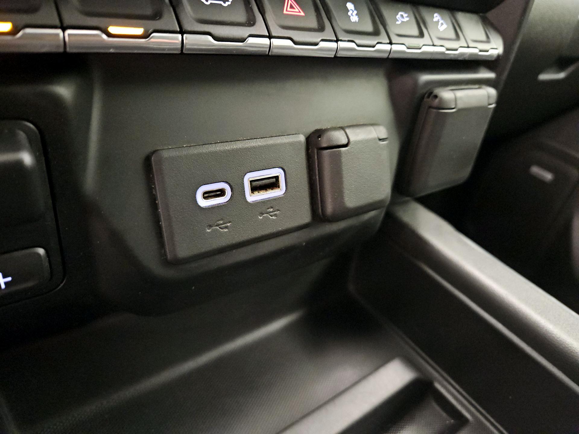 Thumbnail: 2021 Chevrolet Silverado 1500 - 18