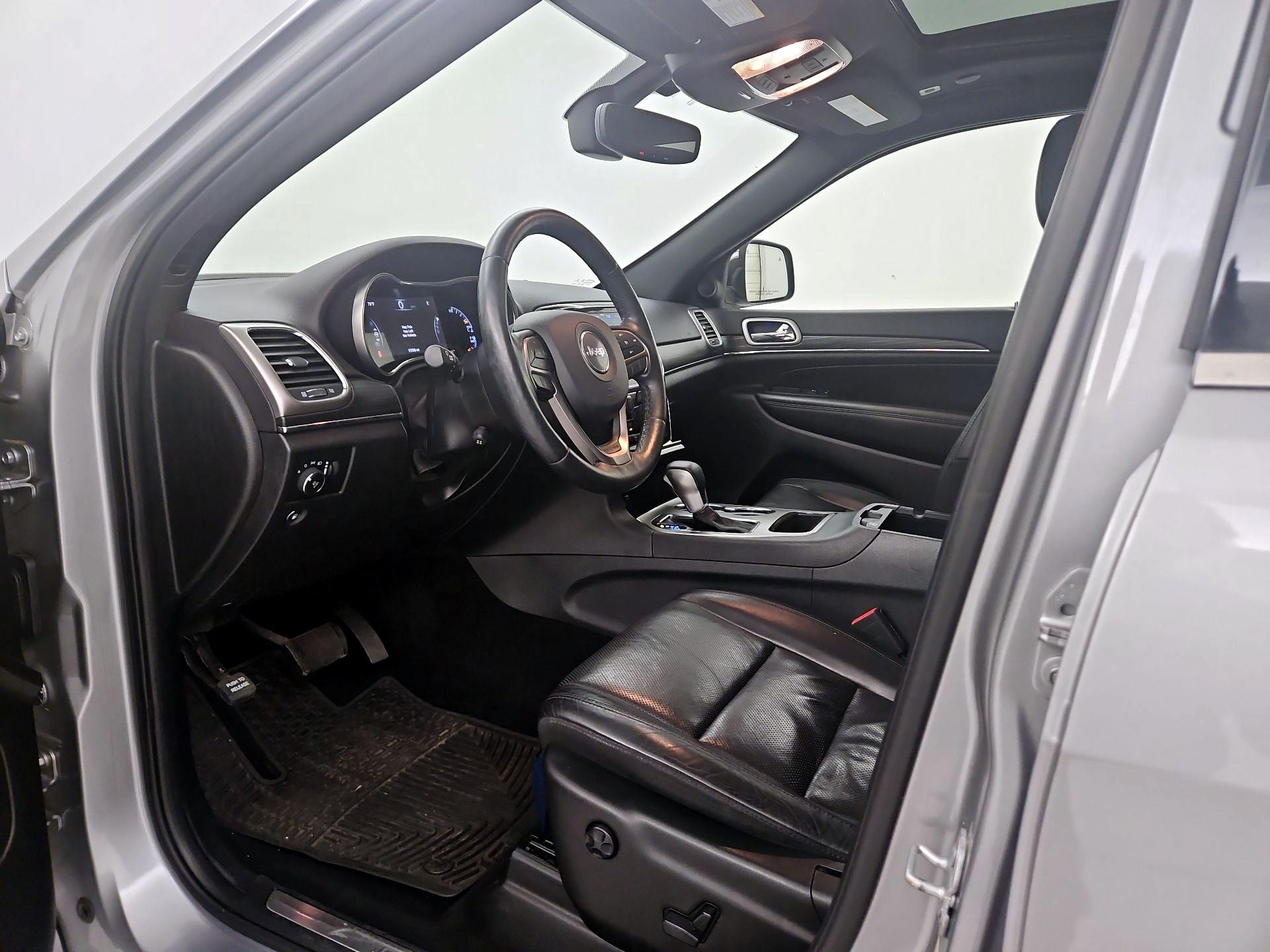 Thumbnail: 2019 Jeep Grand Cherokee - 11