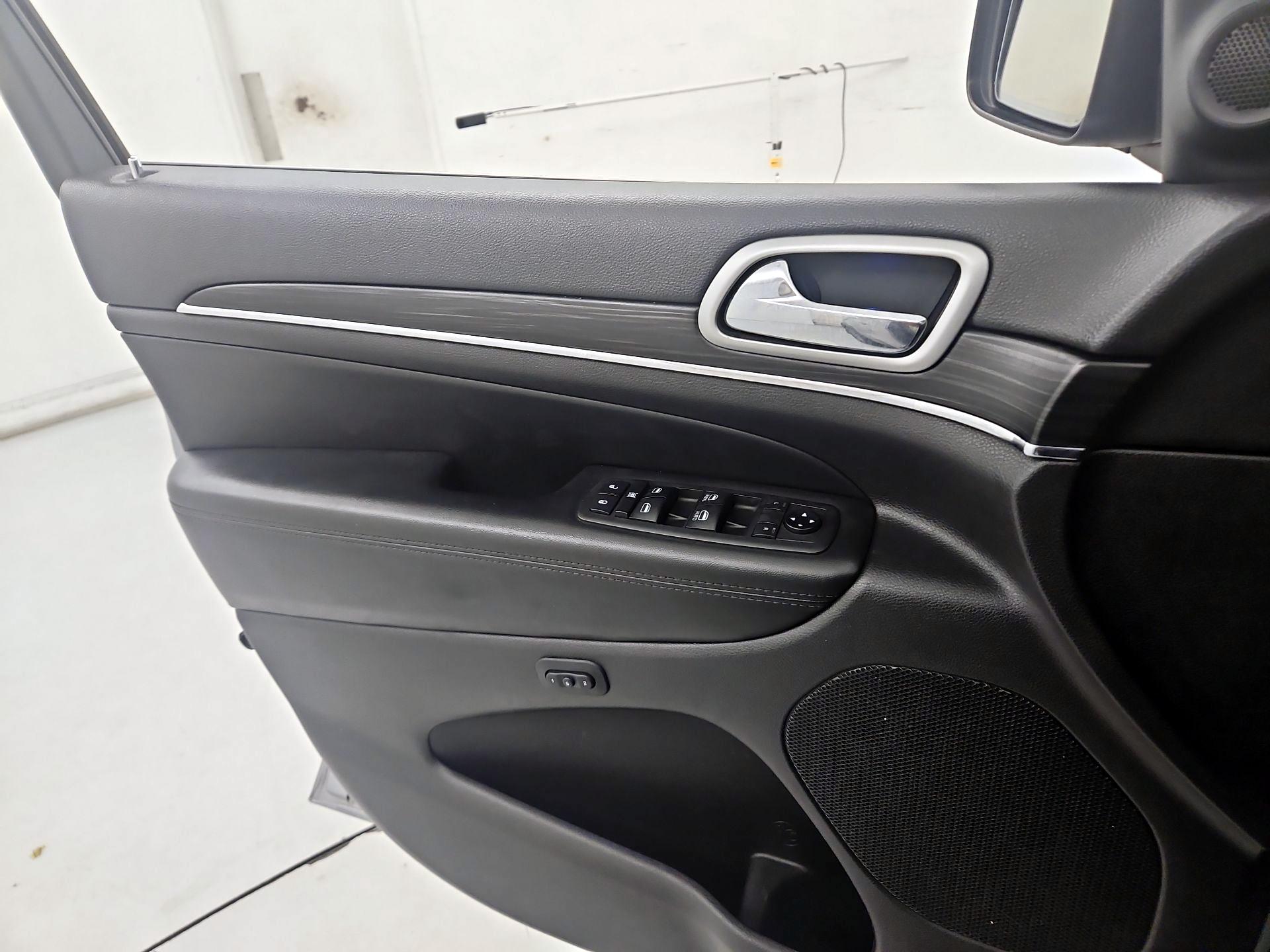 Thumbnail: 2019 Jeep Grand Cherokee - 12