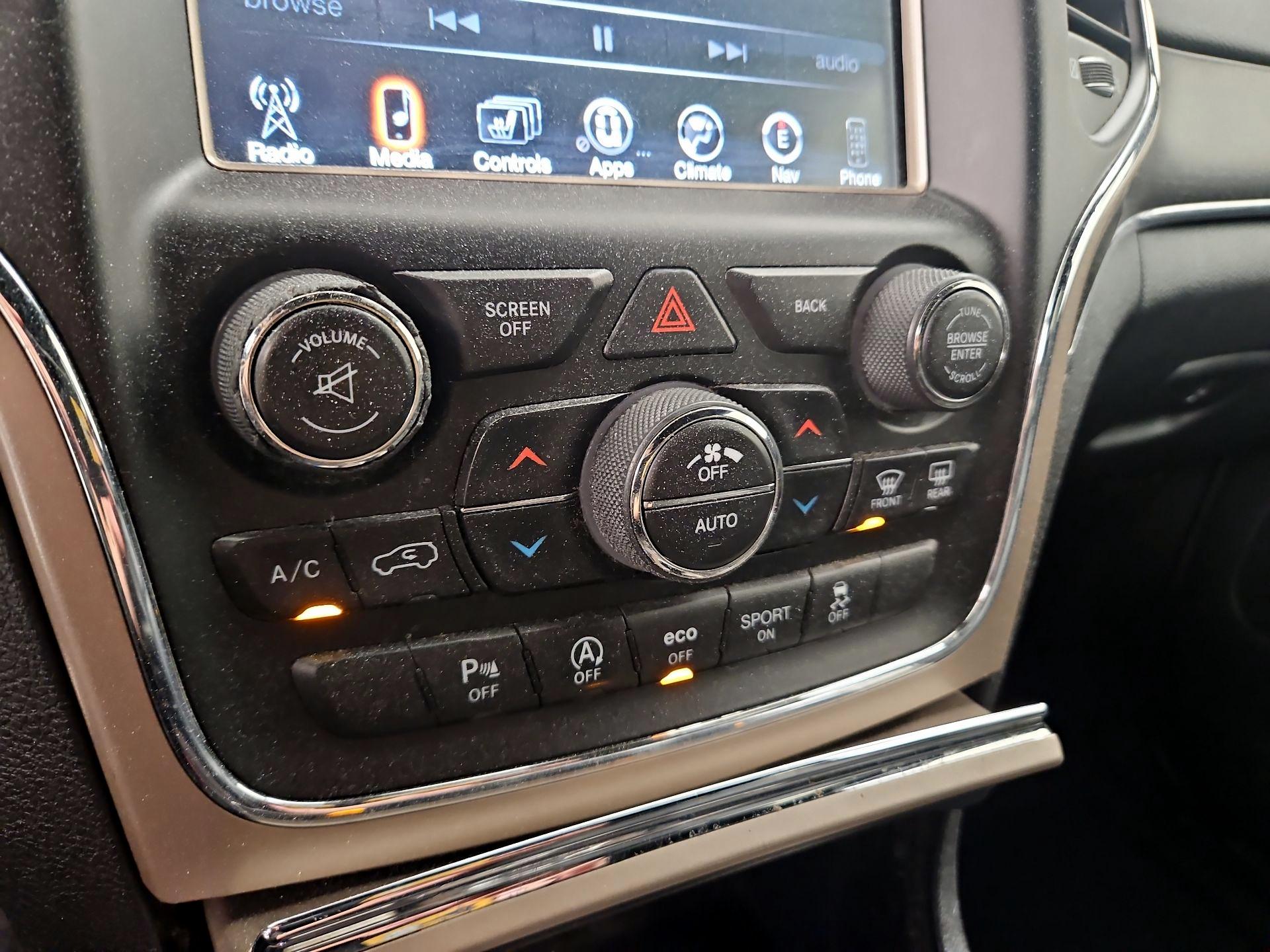 Thumbnail: 2017 Jeep Grand Cherokee - 17
