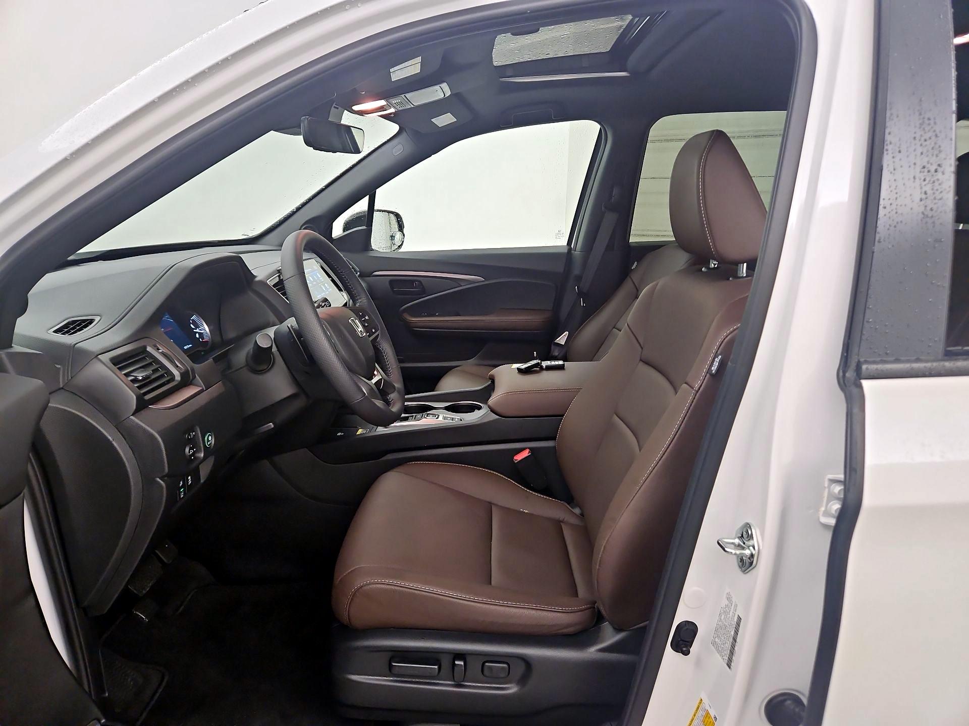 Thumbnail: 2025 Honda Passport - 11