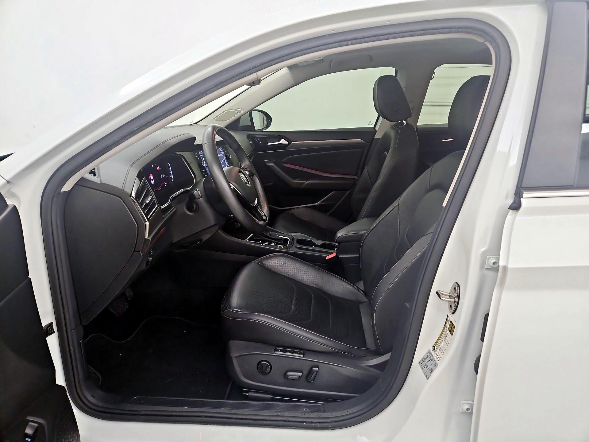 Thumbnail: 2019 Volkswagen Jetta - 11