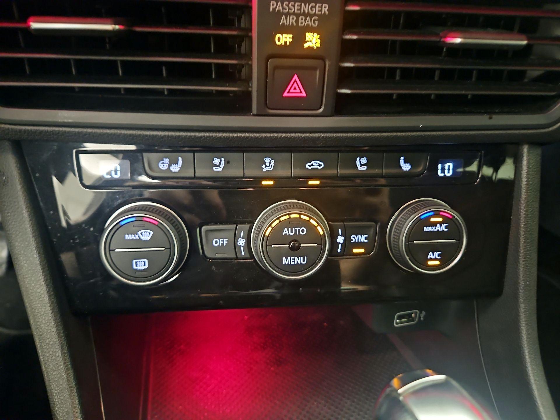Thumbnail: 2019 Volkswagen Jetta - 17