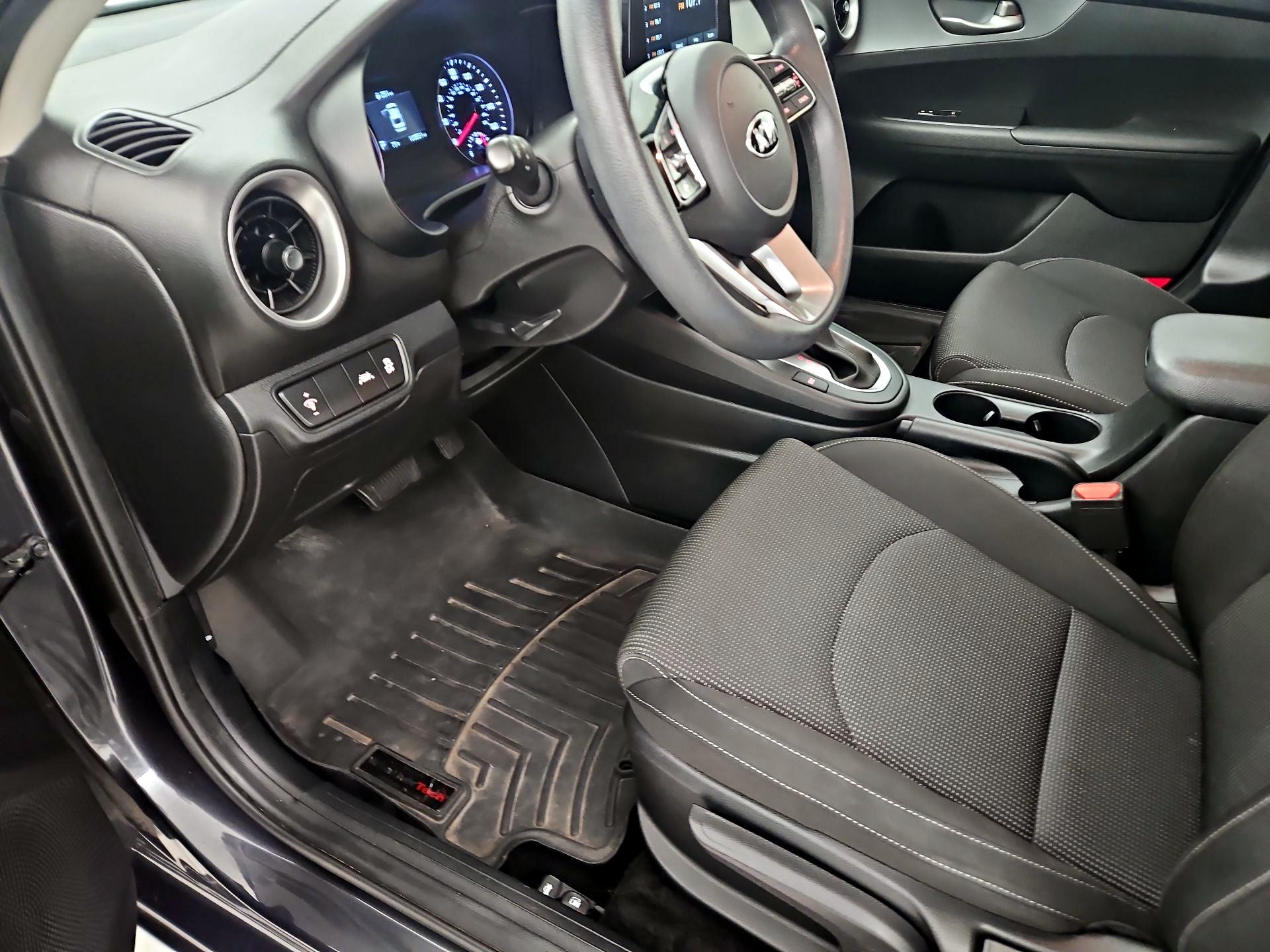 Thumbnail: 2021 Kia Forte - 11