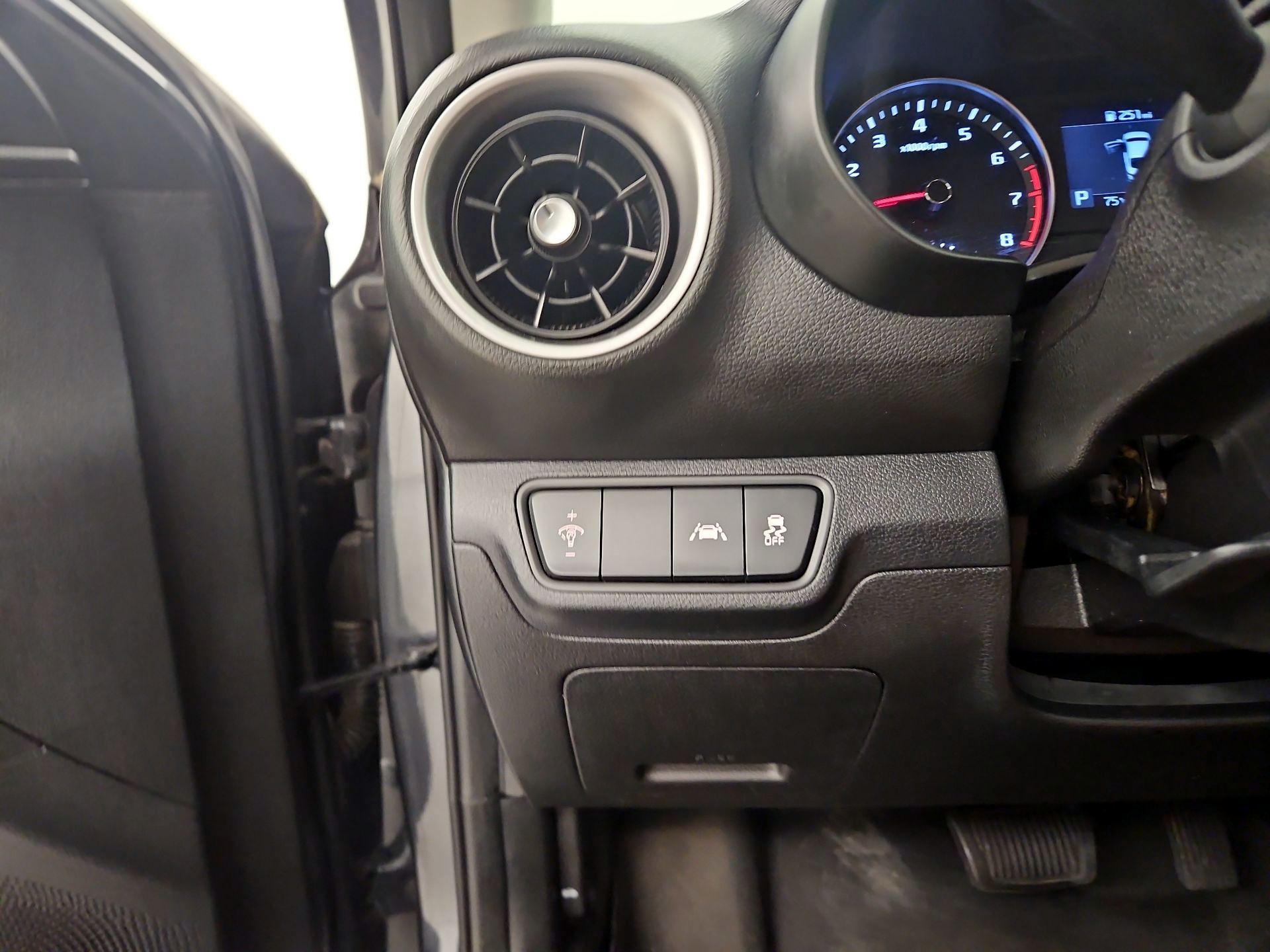 Thumbnail: 2021 Kia Forte - 13
