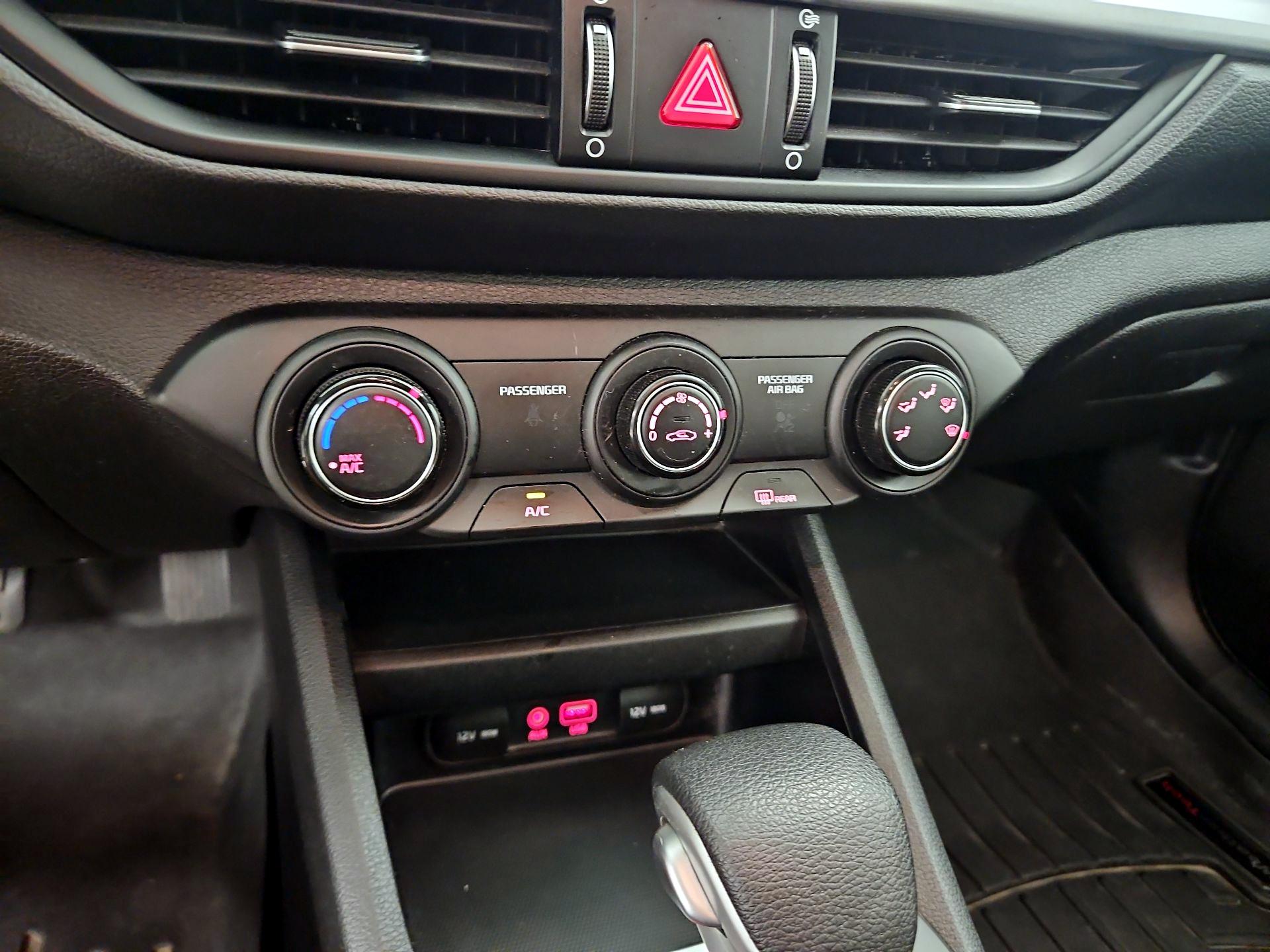 Thumbnail: 2021 Kia Forte - 16