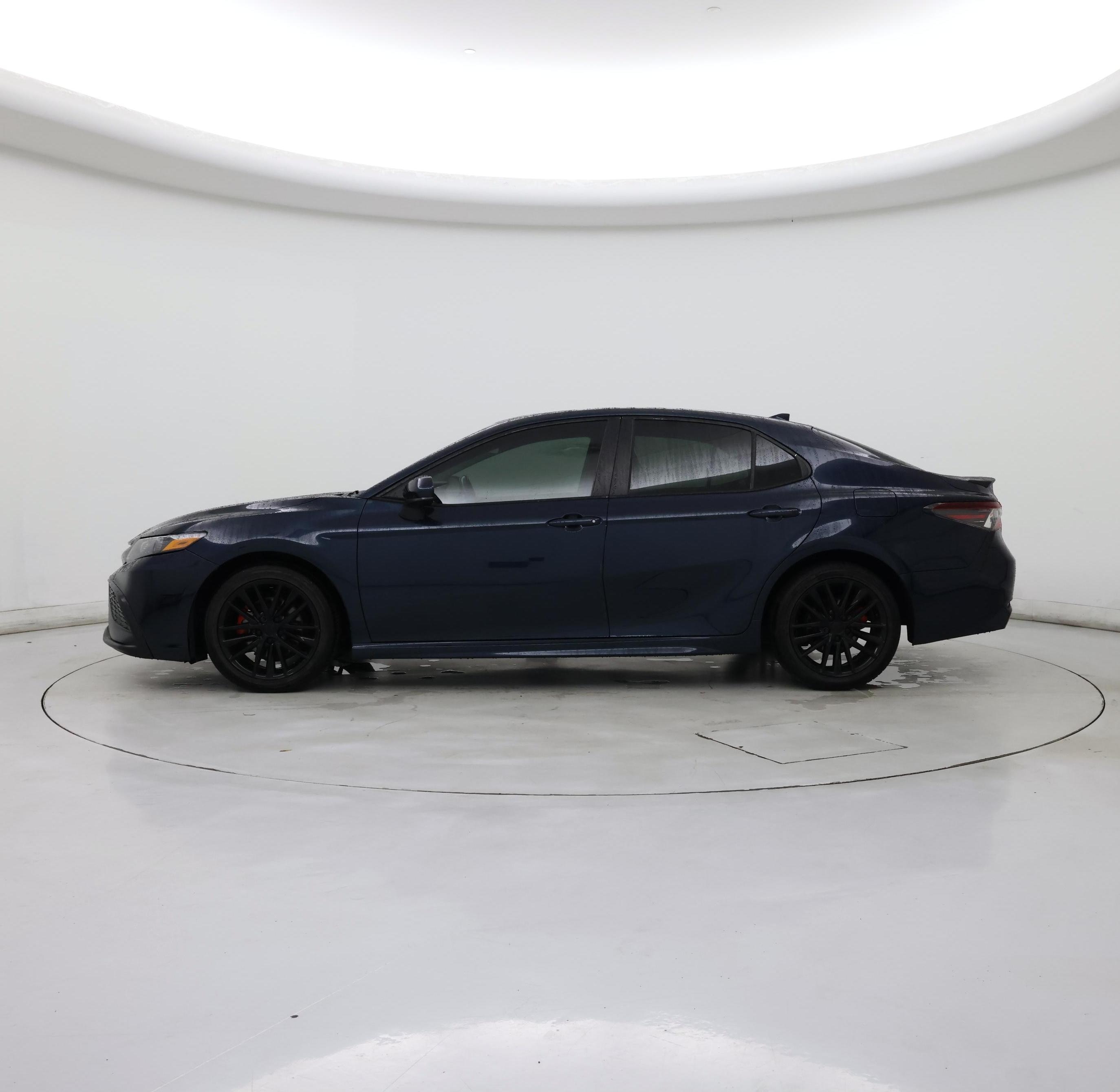 Thumbnail: 2021 Toyota Camry - 3