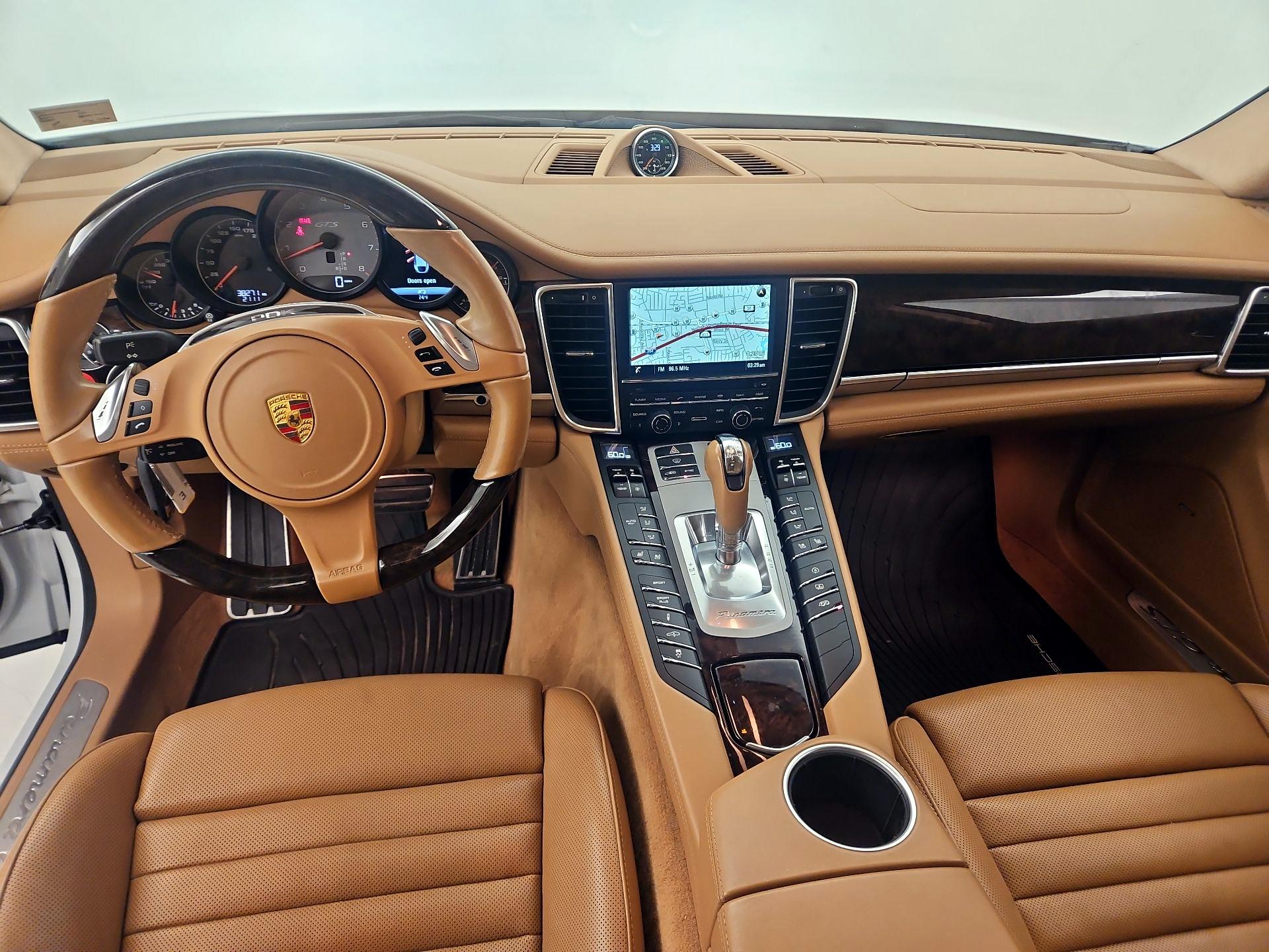 Thumbnail: 2016 Porsche Panamera - 9