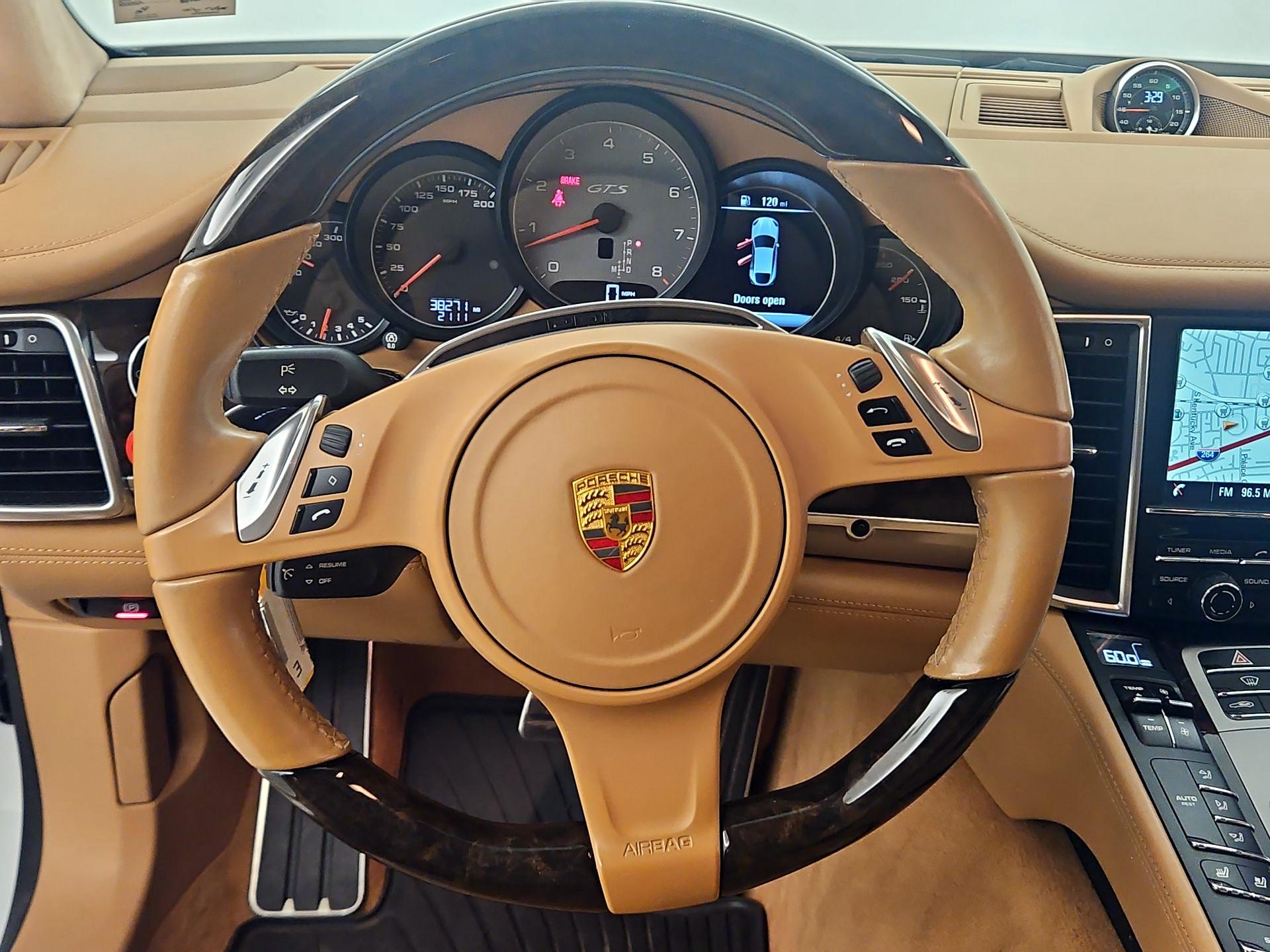 Thumbnail: 2016 Porsche Panamera - 10
