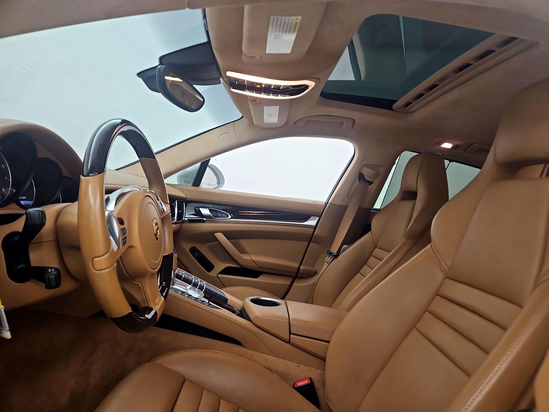 Thumbnail: 2016 Porsche Panamera - 18