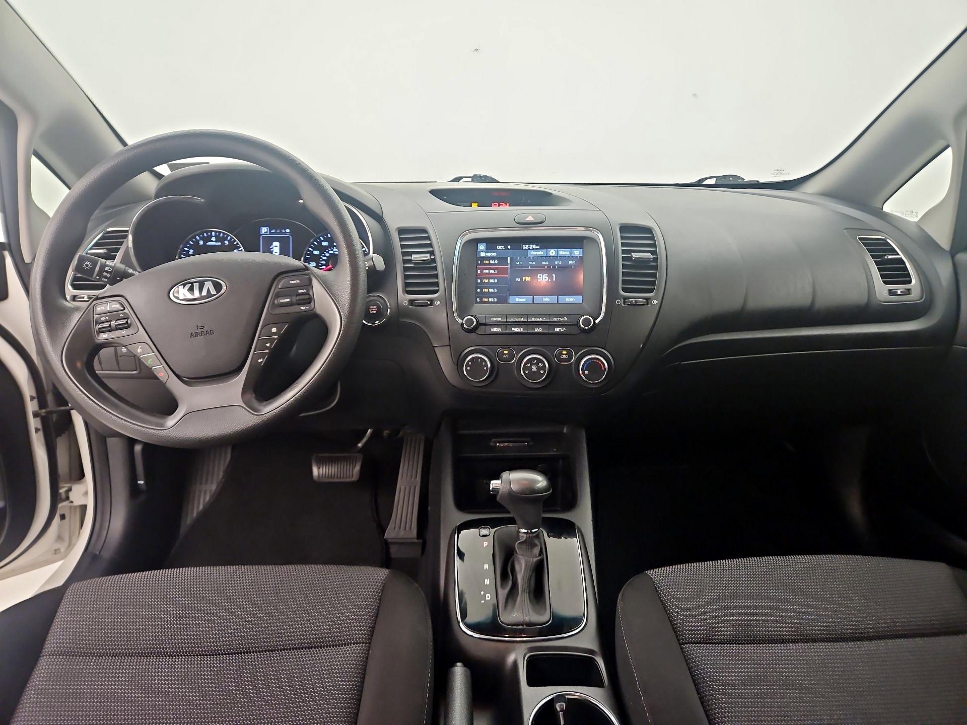 Thumbnail: 2017 Kia Forte - 9