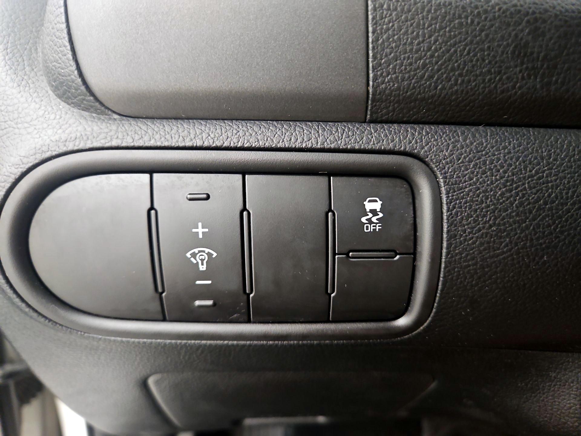 Thumbnail: 2017 Kia Forte - 13