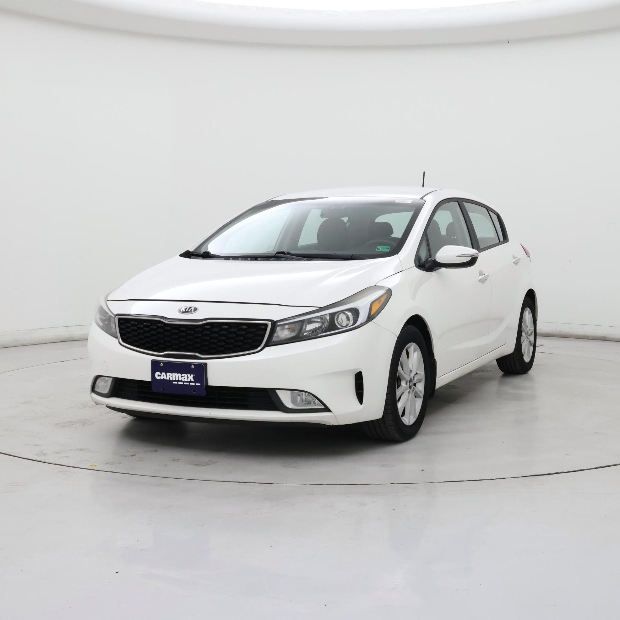 Thumbnail: 2017 Kia Forte - 4