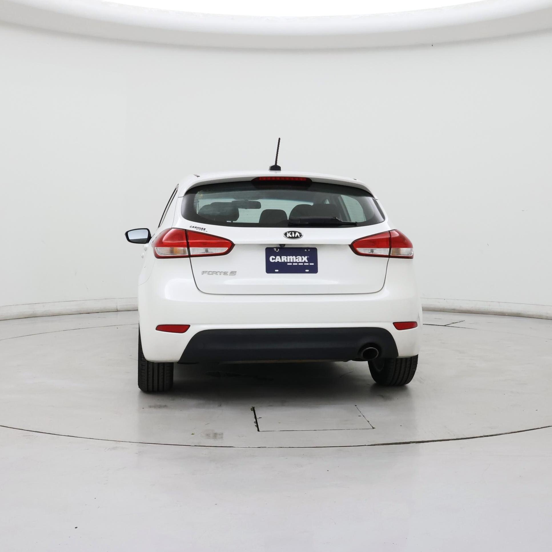 Thumbnail: 2017 Kia Forte - 6