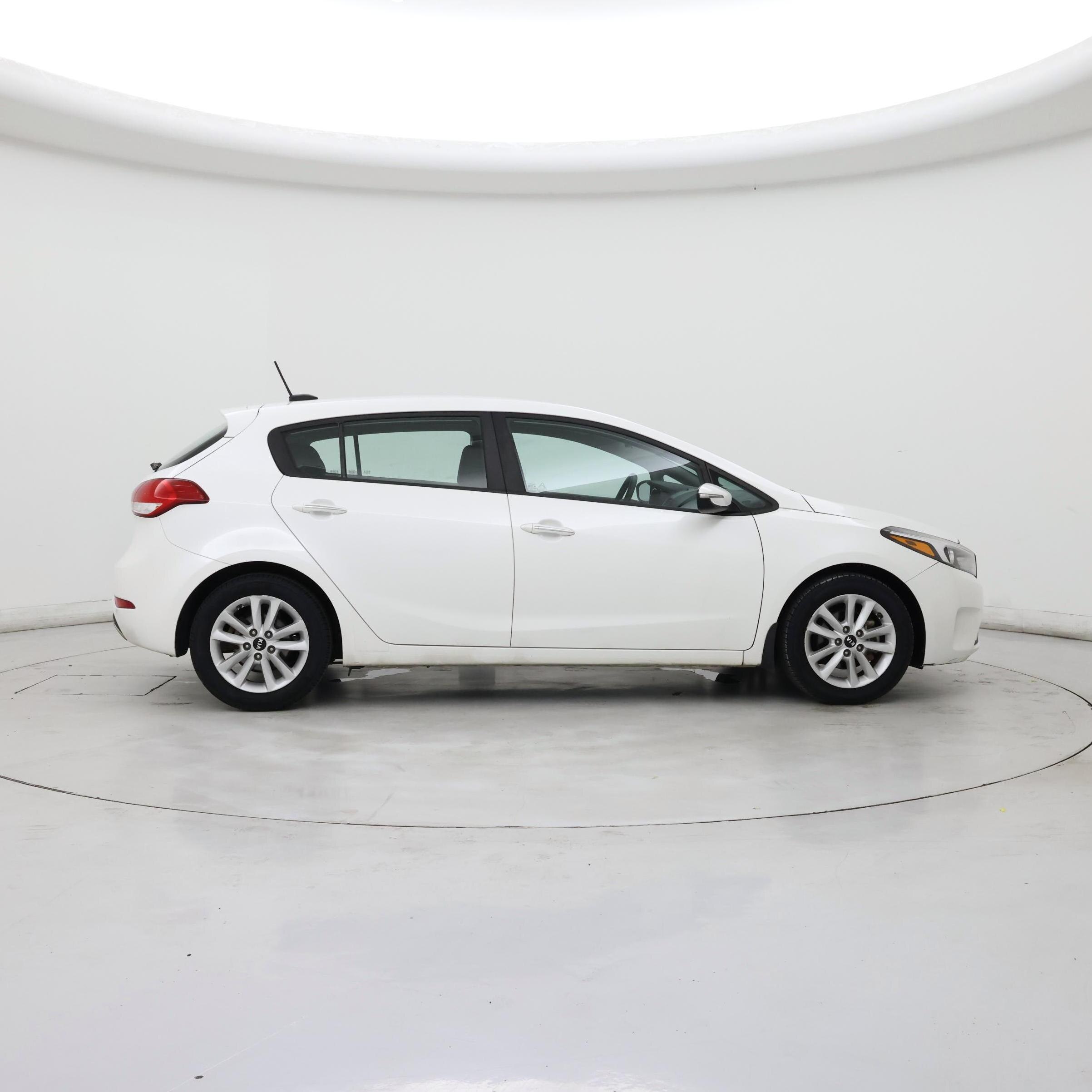 Thumbnail: 2017 Kia Forte - 7