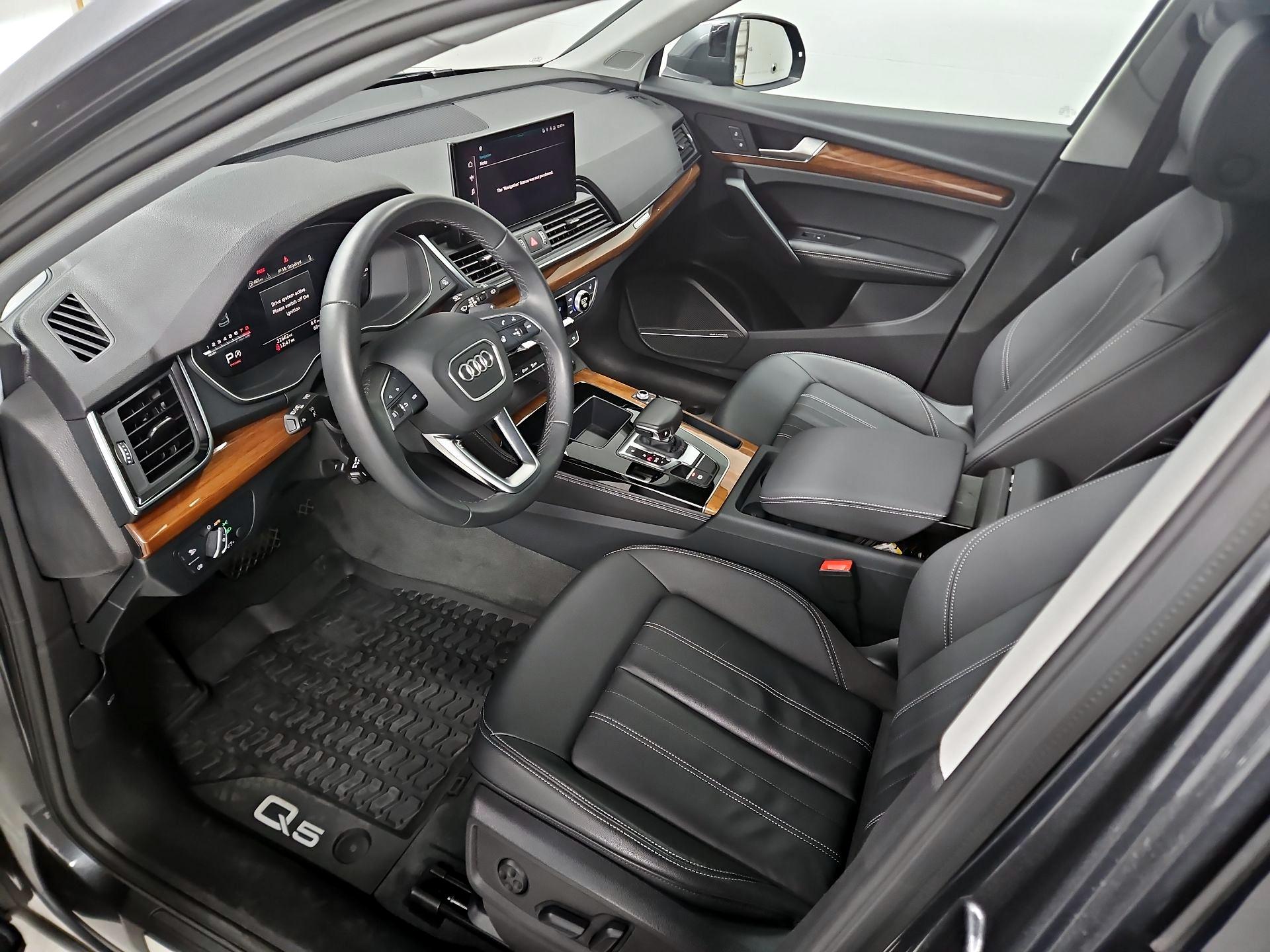 Thumbnail: 2023 Audi Q5 - 11