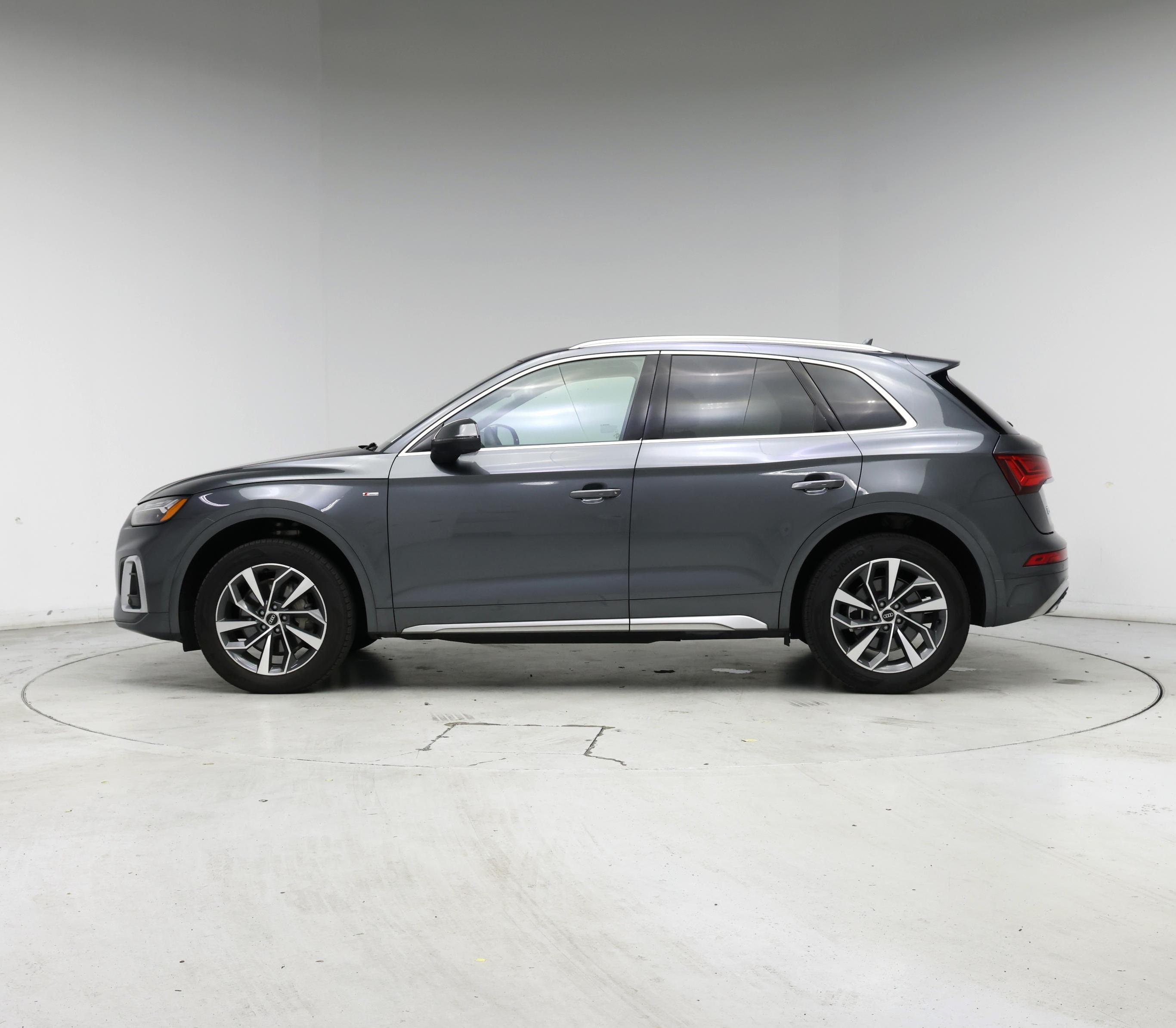 Thumbnail: 2023 Audi Q5 - 3