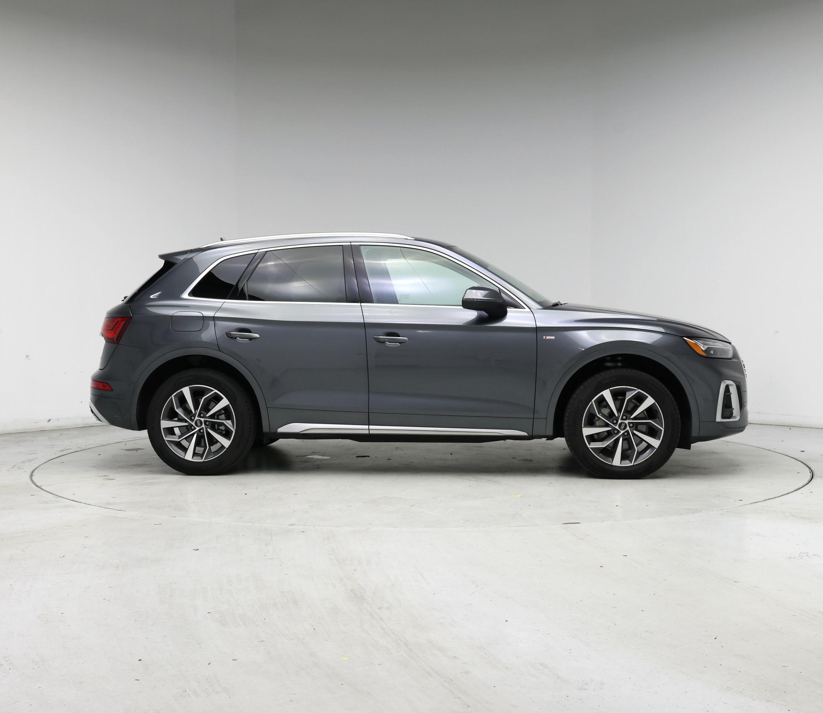 Thumbnail: 2023 Audi Q5 - 7