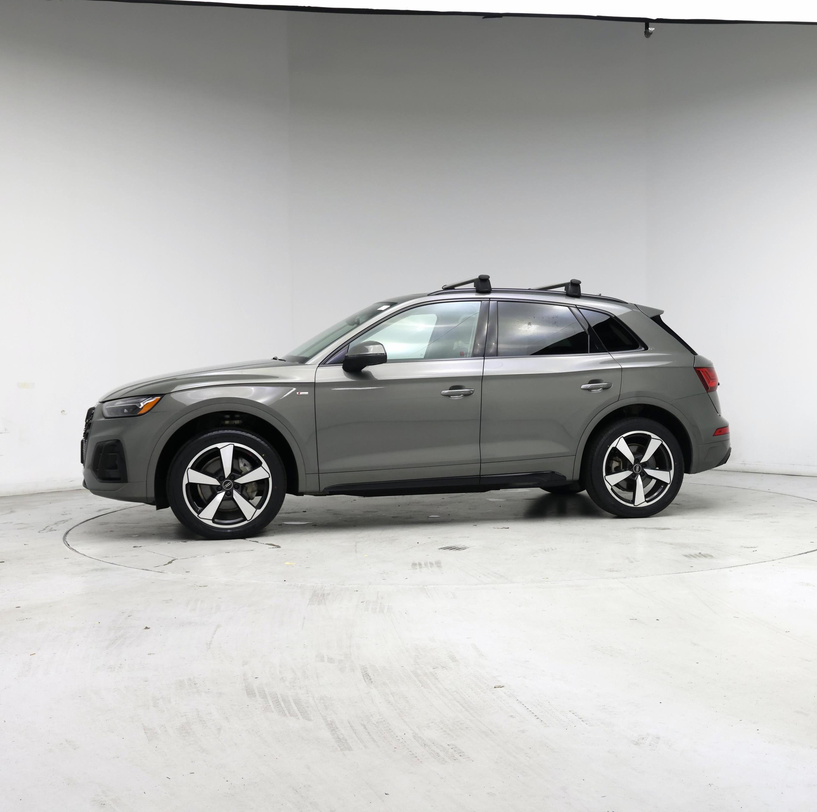Thumbnail: 2023 Audi Q5 - 3