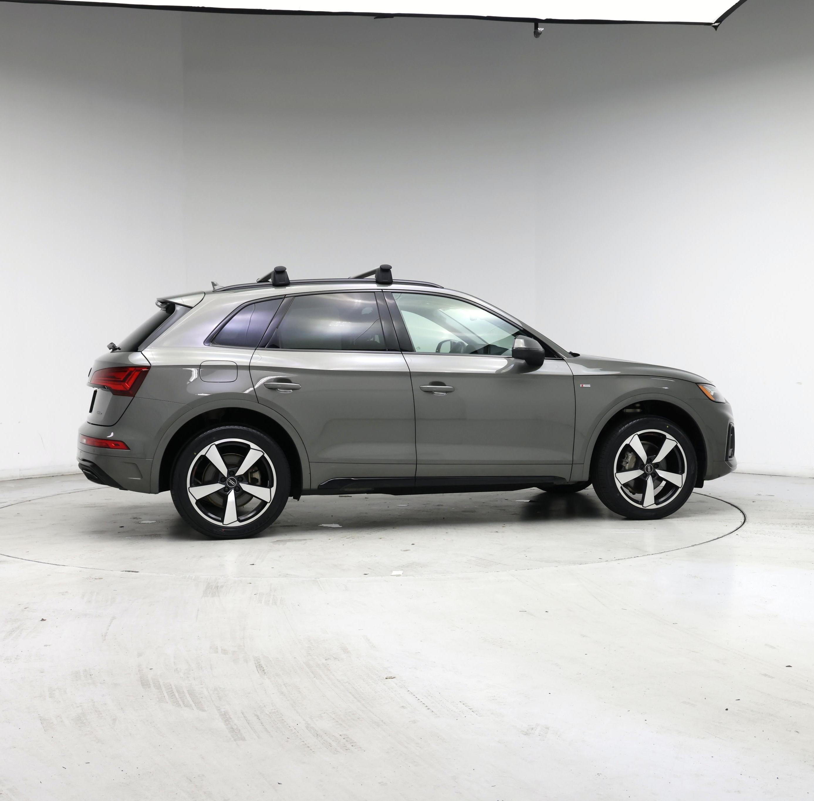 Thumbnail: 2023 Audi Q5 - 7