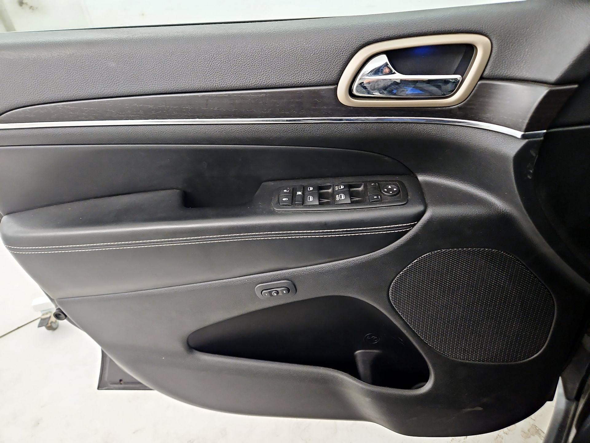 Thumbnail: 2014 Jeep Grand Cherokee - 12