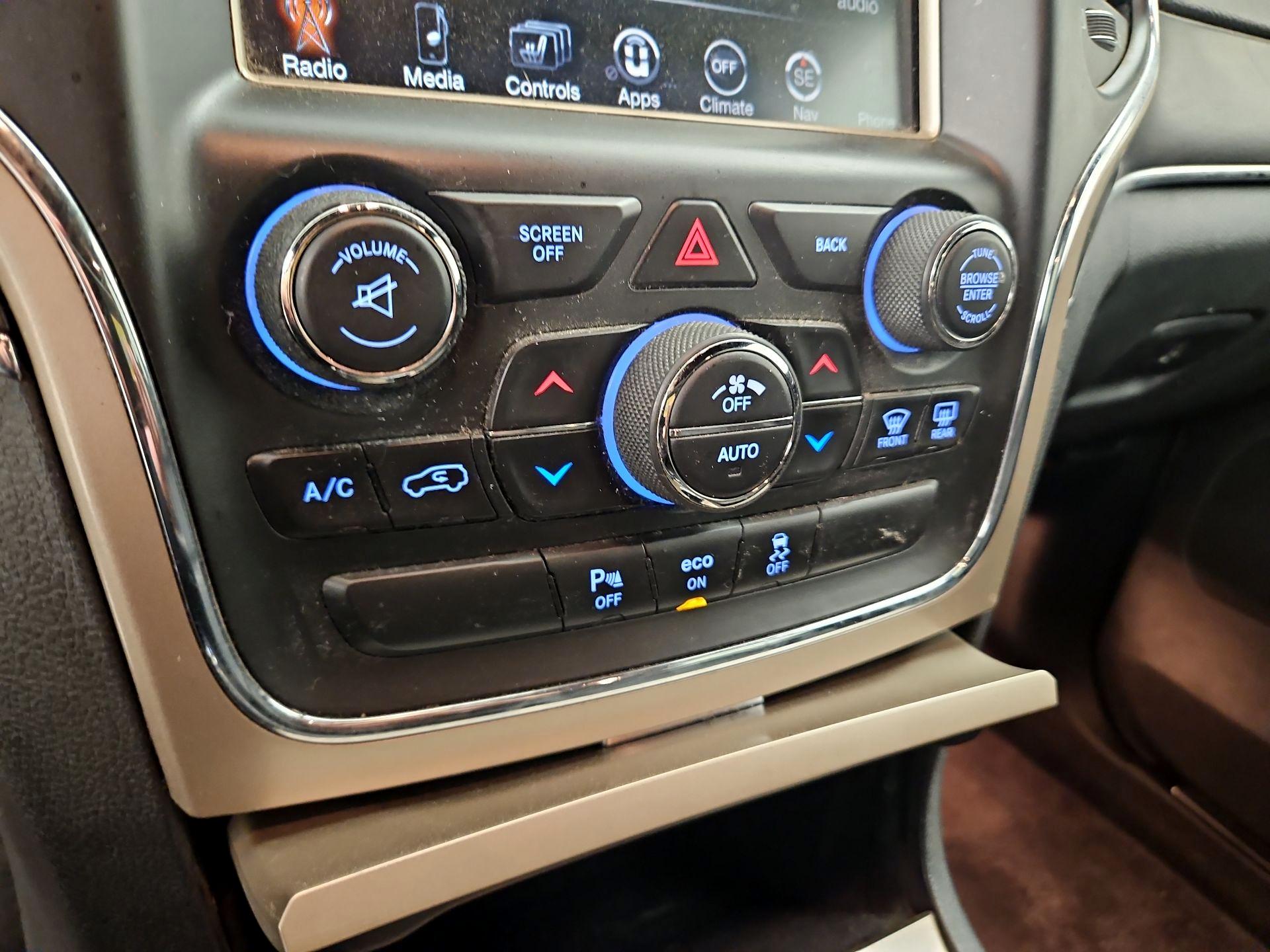 Thumbnail: 2014 Jeep Grand Cherokee - 17
