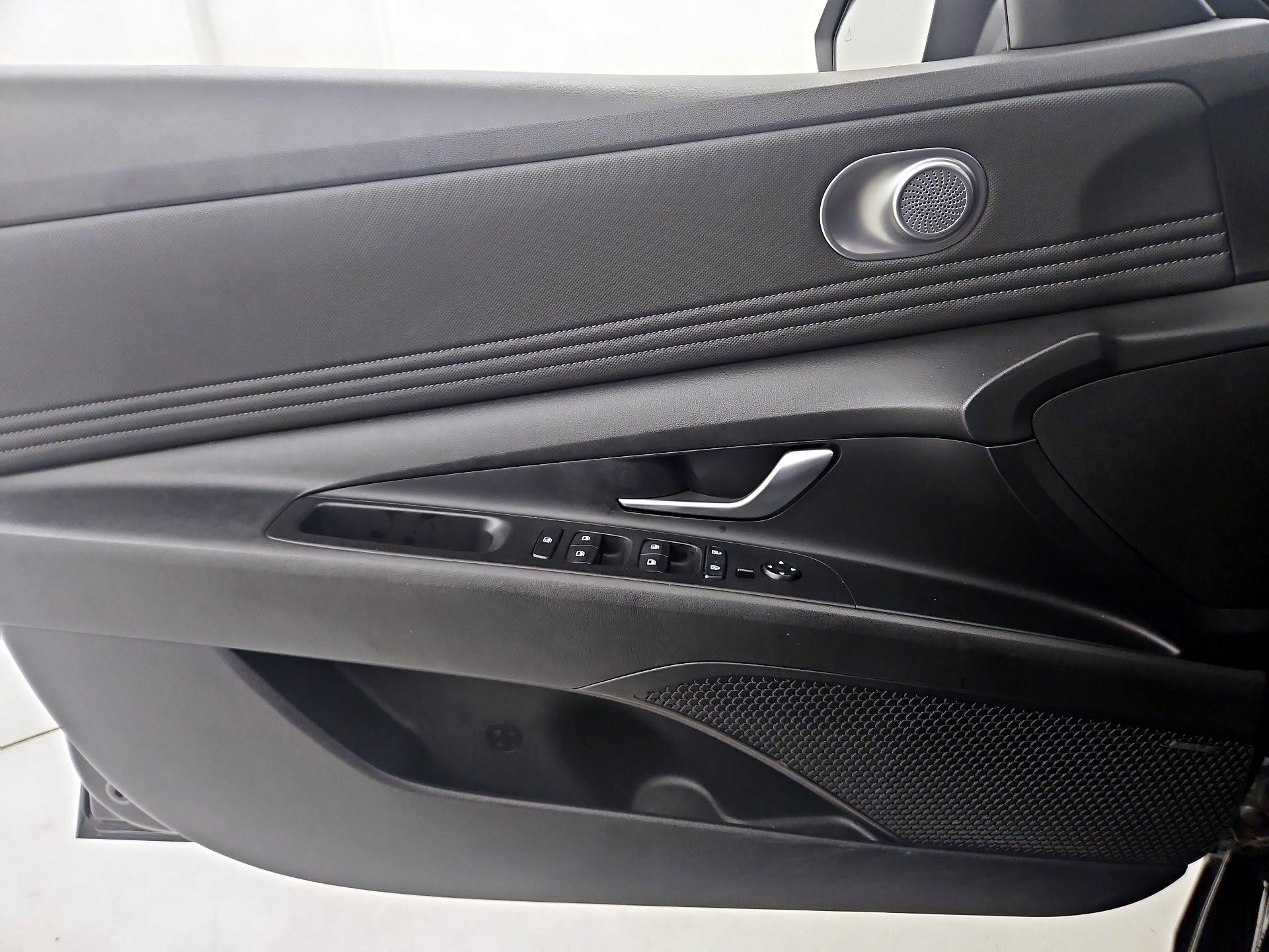 Thumbnail: 2023 Hyundai Elantra - 12