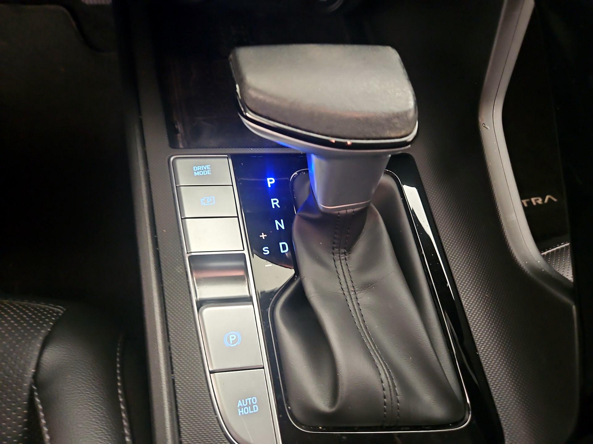 Thumbnail: 2023 Hyundai Elantra - 18