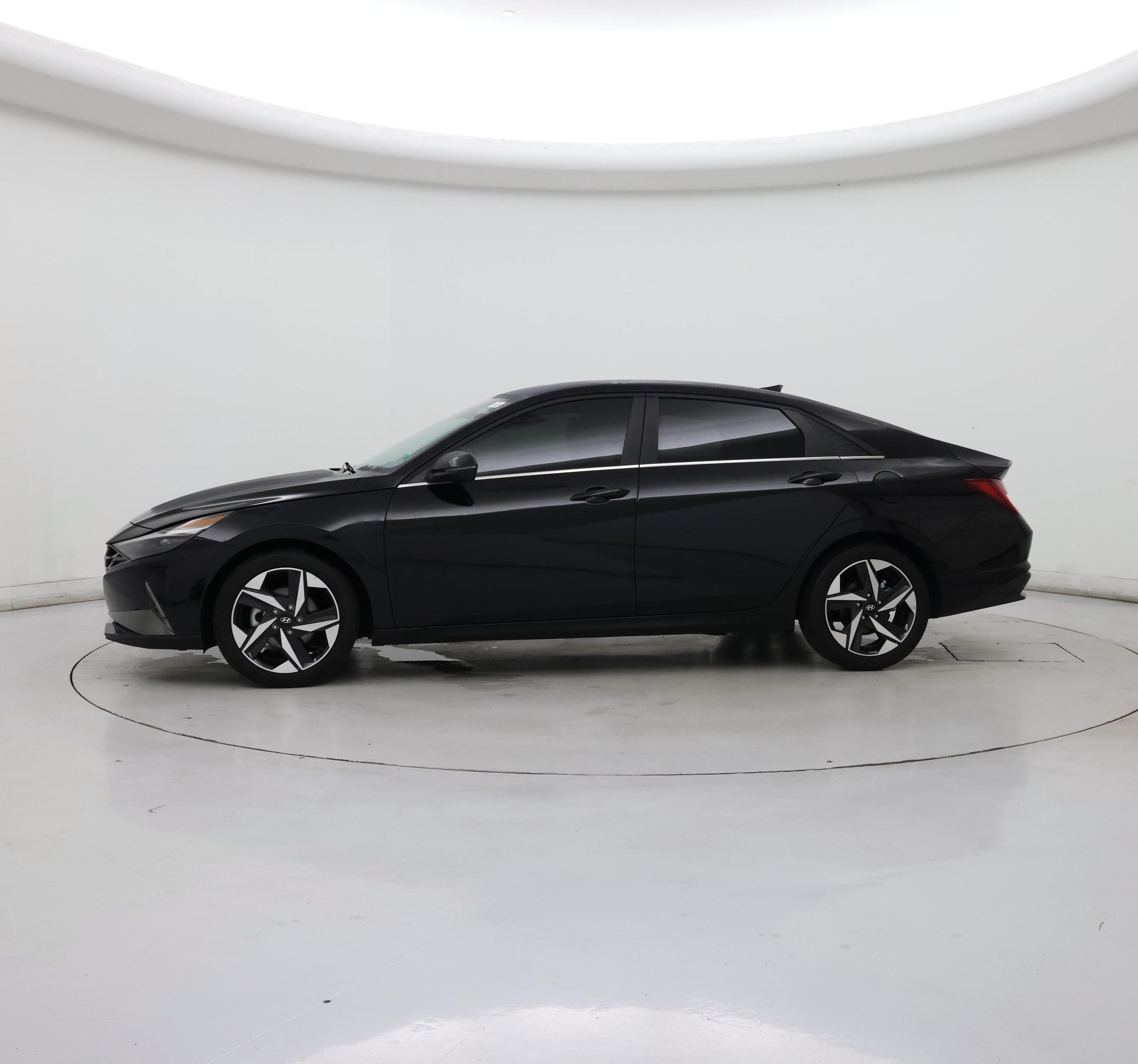 Thumbnail: 2023 Hyundai Elantra - 3