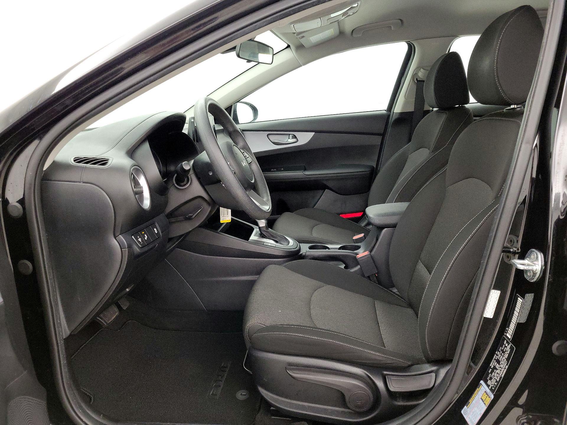 Thumbnail: 2022 Kia Forte - 11