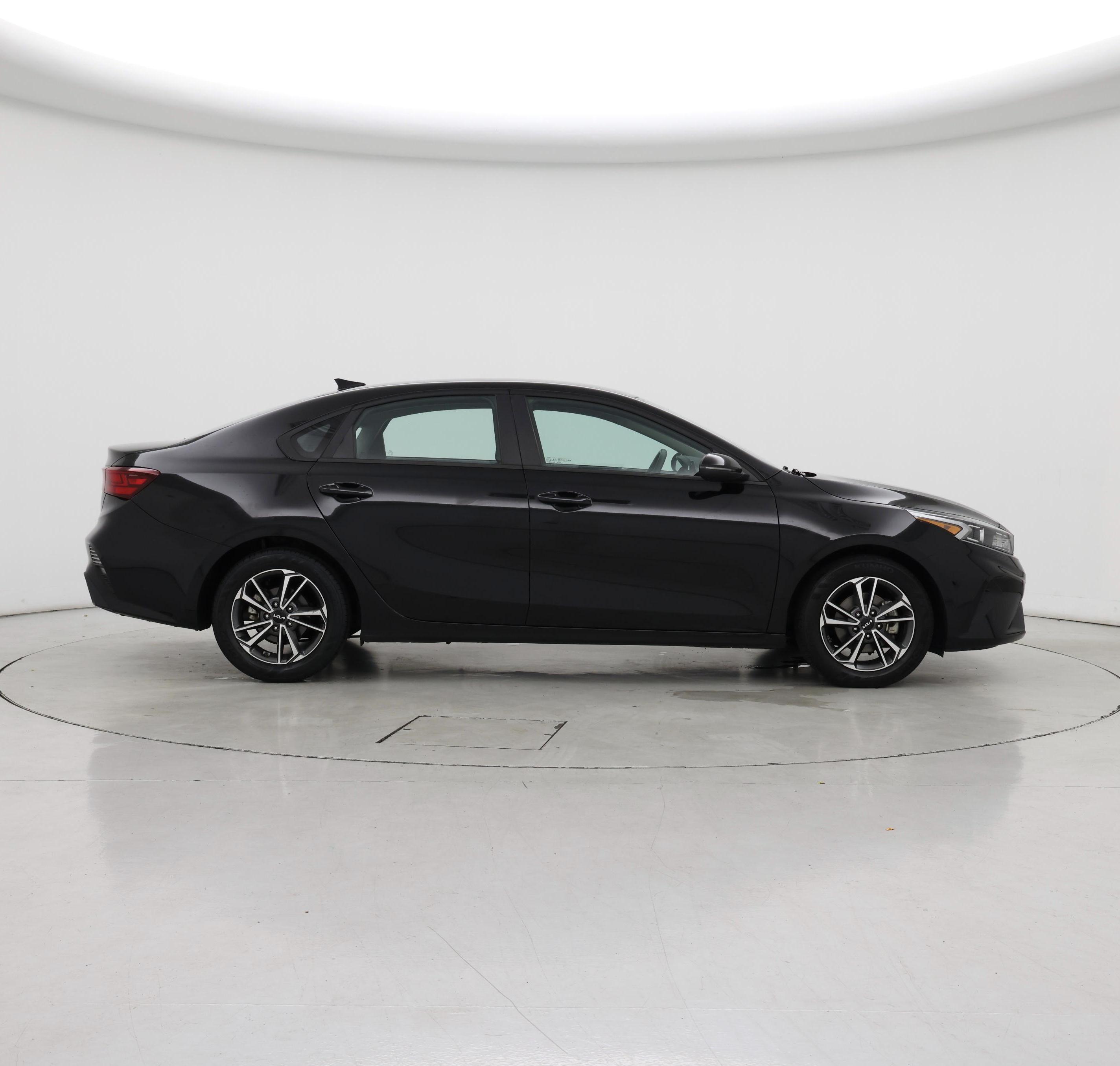 Thumbnail: 2022 Kia Forte - 7