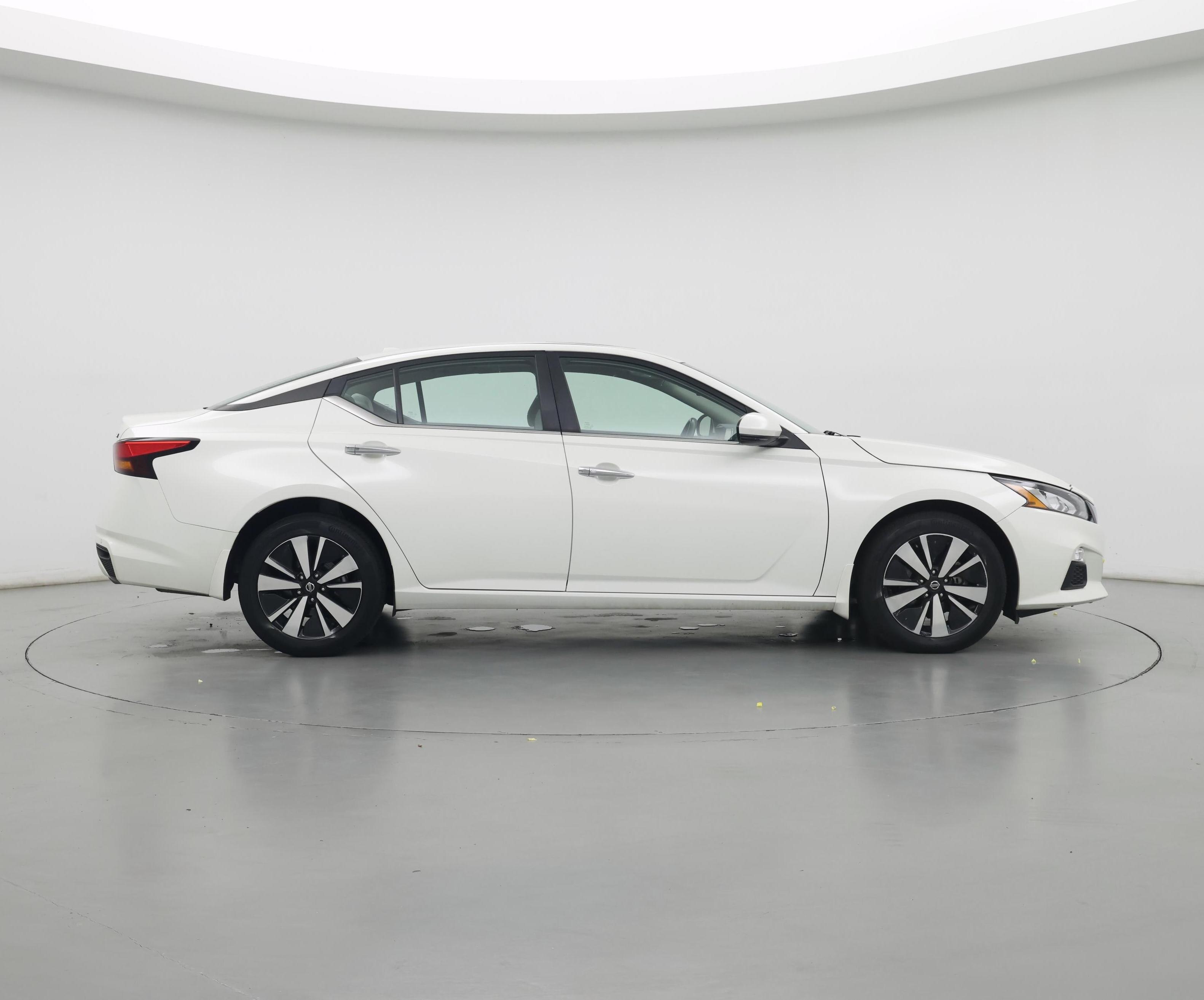 Thumbnail: 2022 Nissan Altima - 7