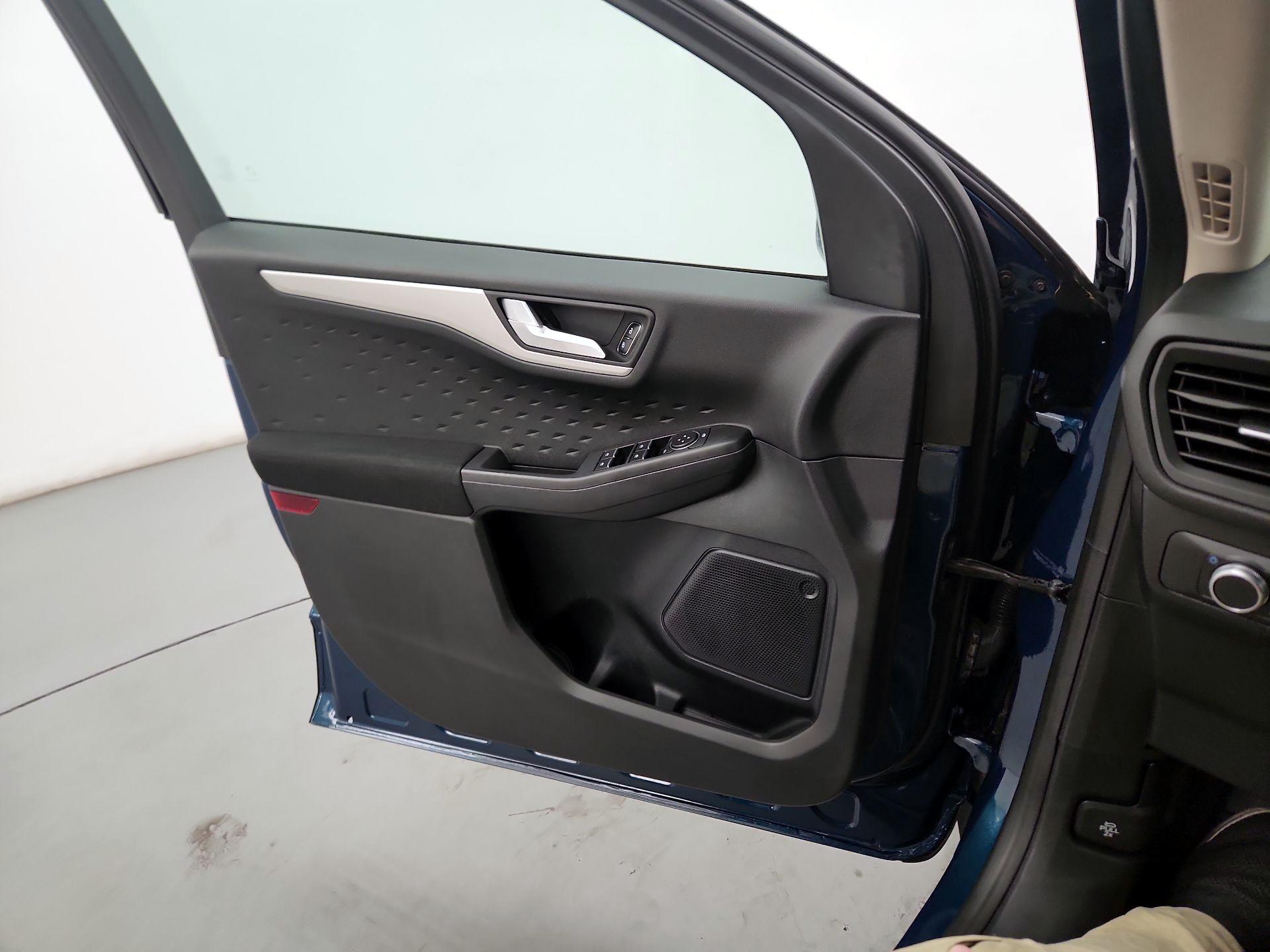 Thumbnail: 2020 Ford Escape - 12