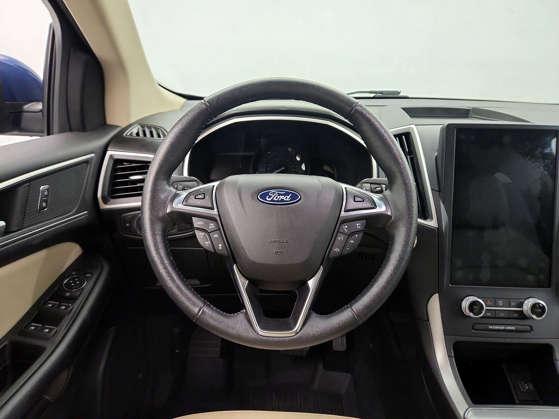 Thumbnail: 2021 Ford Edge - 10