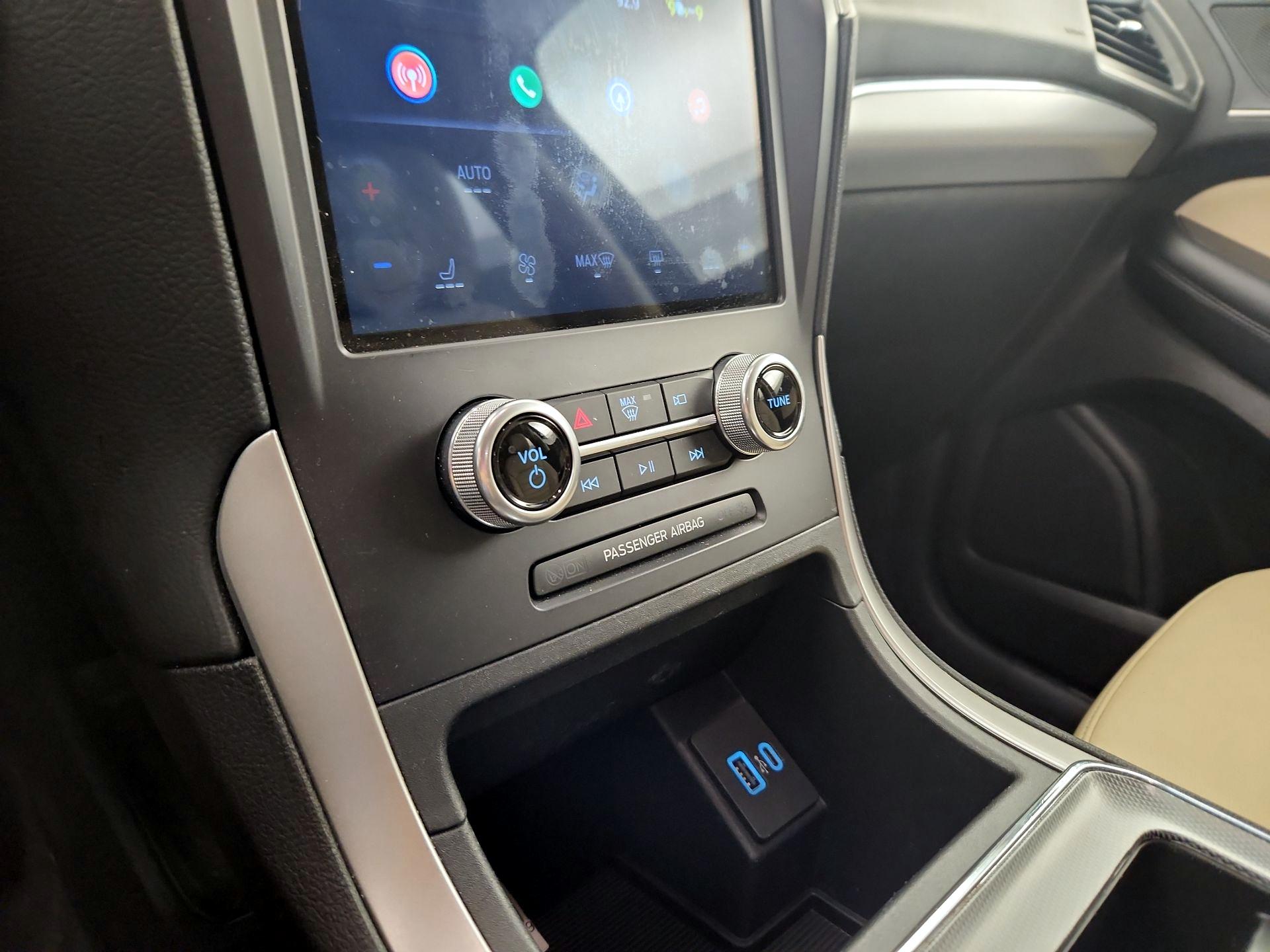 Thumbnail: 2021 Ford Edge - 16