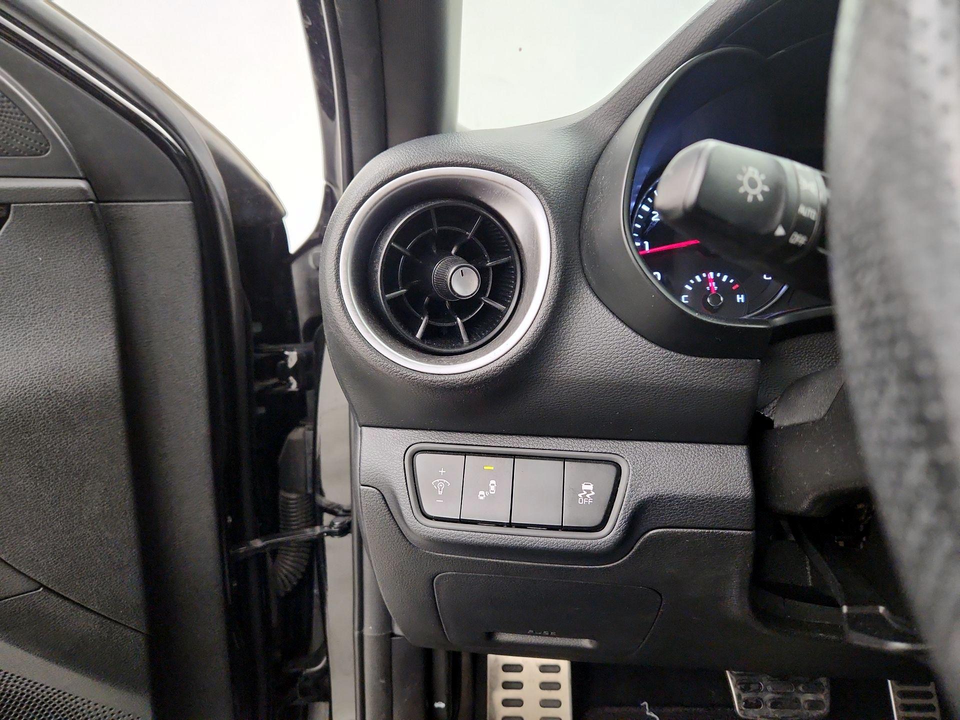 Thumbnail: 2022 Kia Forte - 13