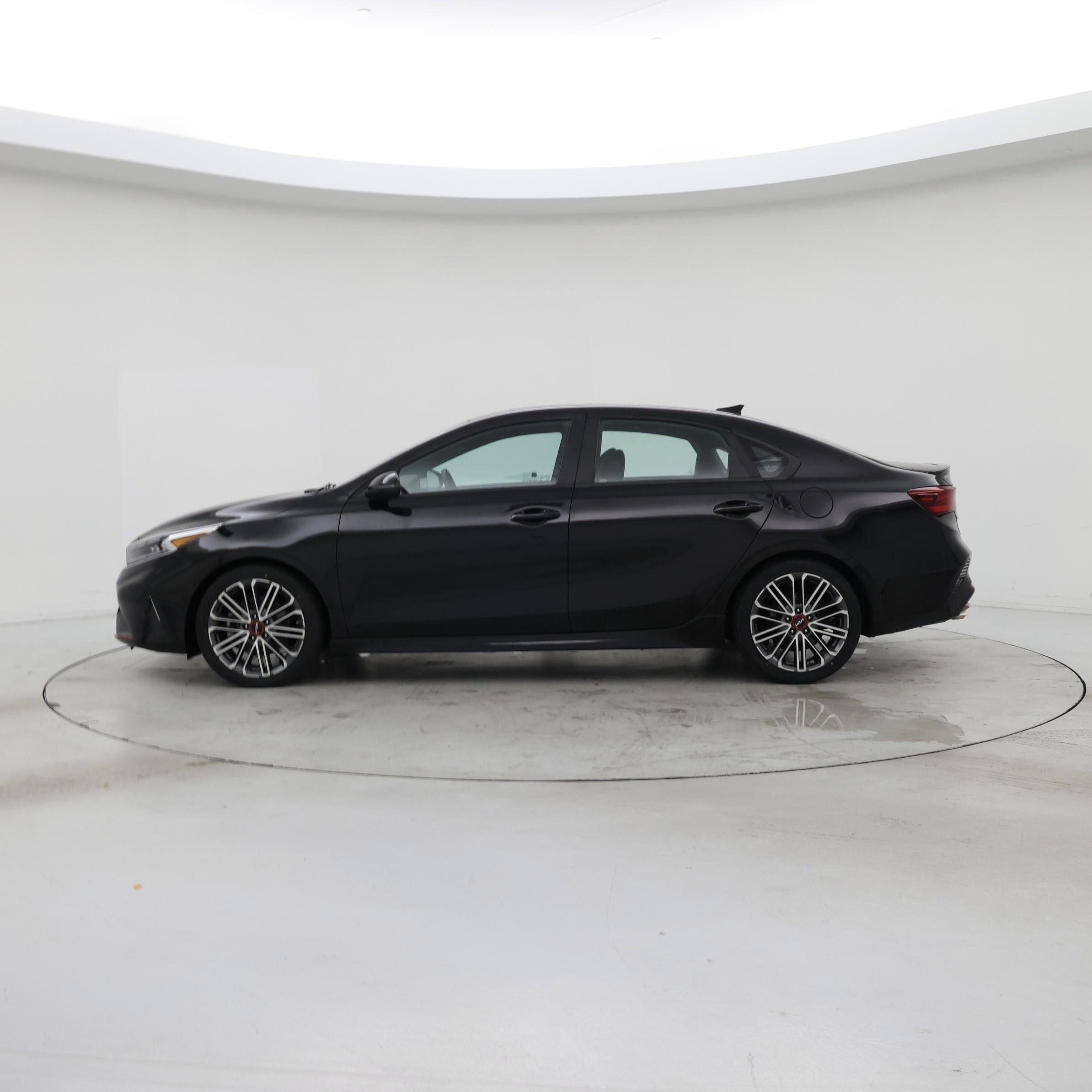 Thumbnail: 2022 Kia Forte - 3