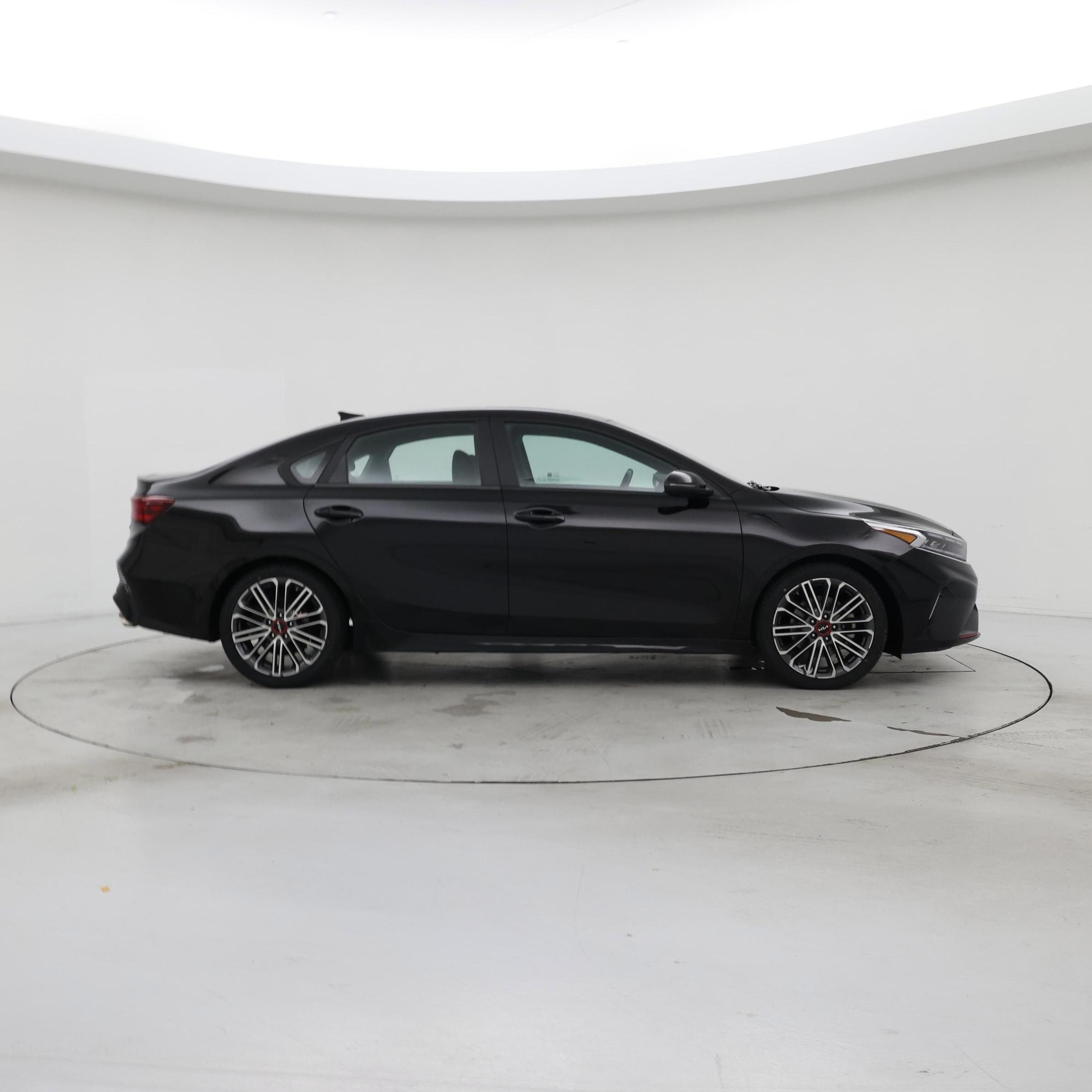 Thumbnail: 2022 Kia Forte - 7